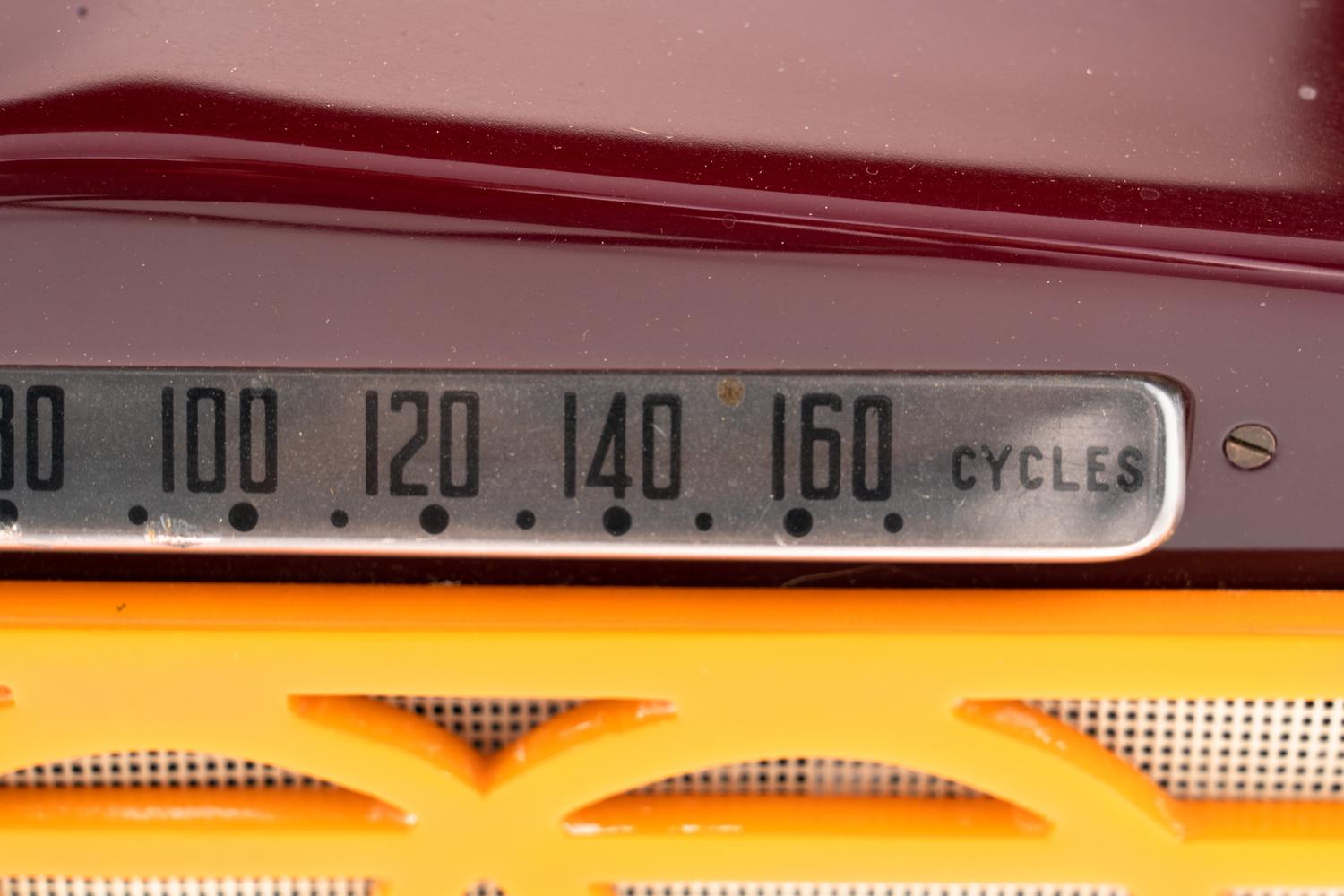 A Garod 126 Circle Grille Radio