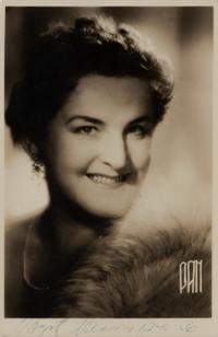 [20TH-CENTURY OPERA SINGERS]. A group of 6 signed photographs of opera singers from the 1950s-1960s, comprising images of: