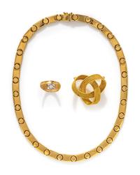 COLLECTION OF YELLOW GOLD JEWELRY