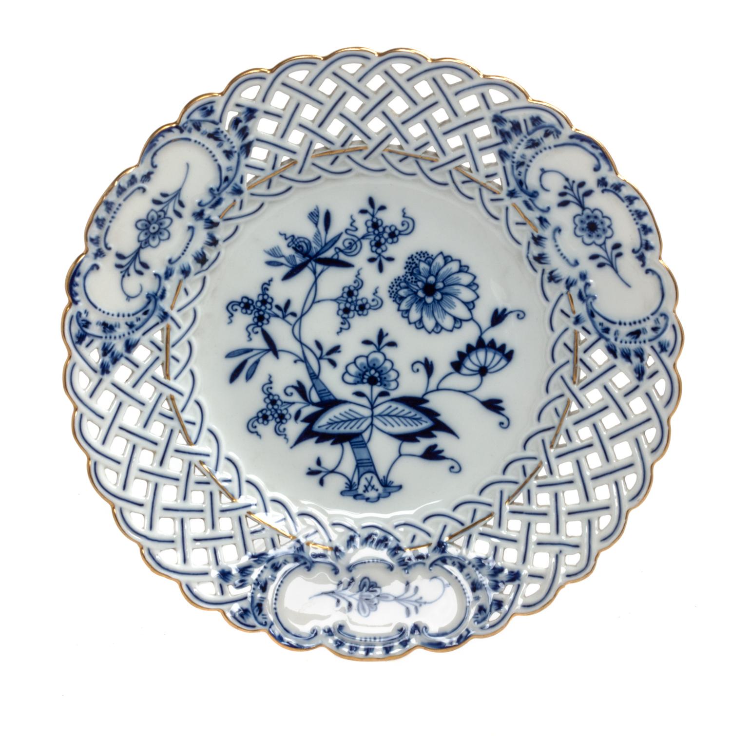 A Meissen Reticulated Porcelain Dish Diameter 9 3/8 inches. — 19TH/20TH CENTURY