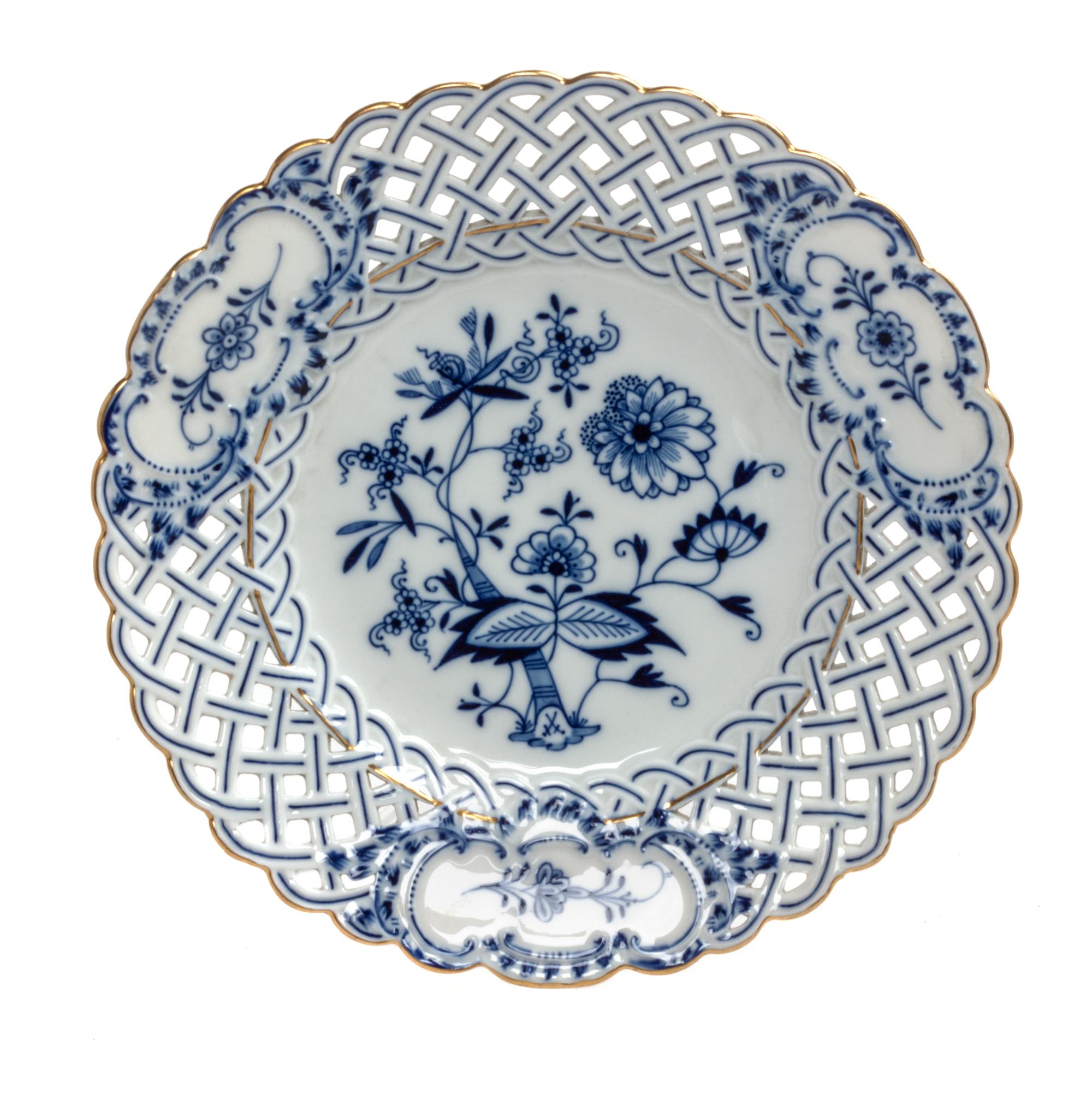 A Meissen Reticulated Porcelain Dish Diameter 9 3/8 inches. — 19TH/20TH CENTURY