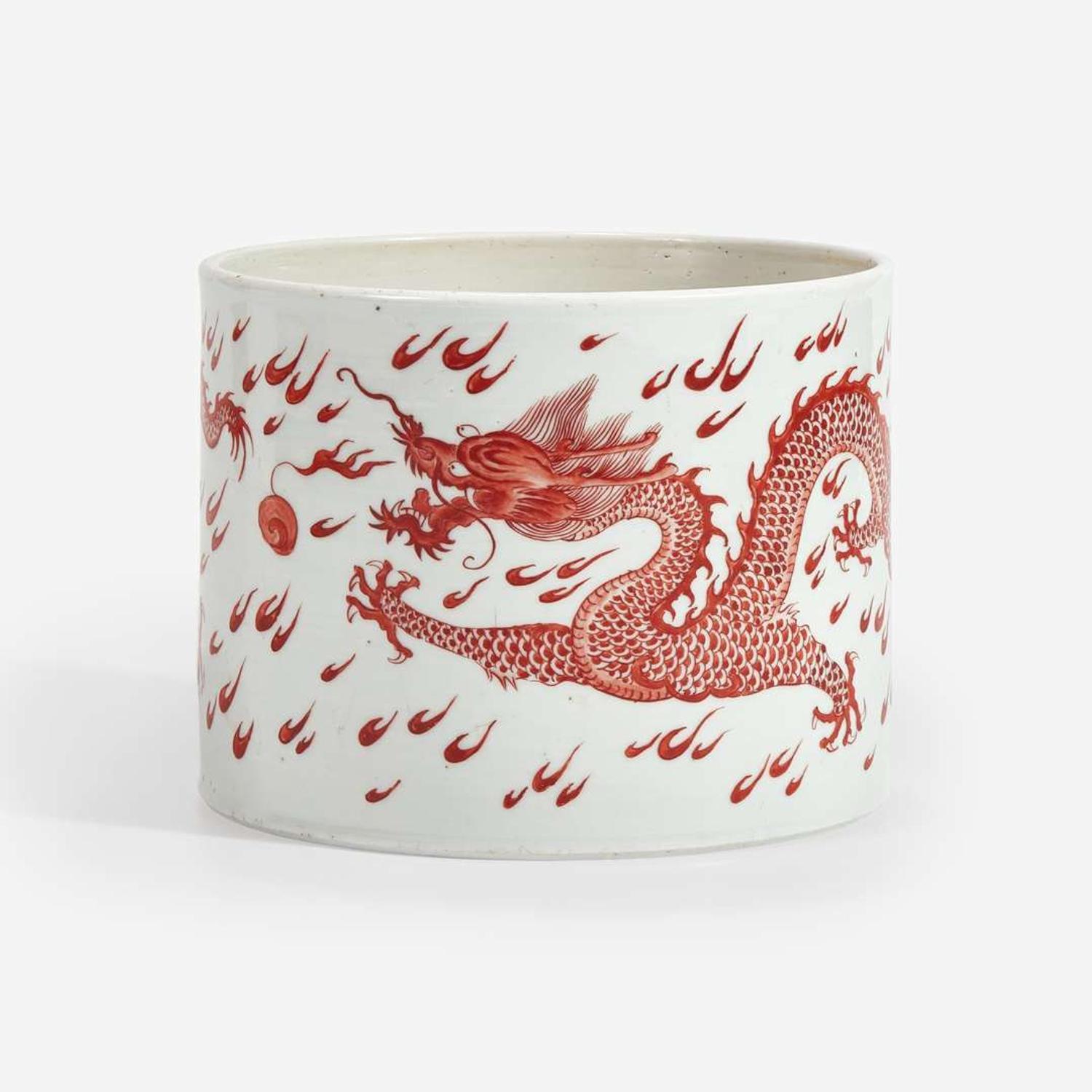A Chinese iron-red decorated porcelain "Dragons" brush pot