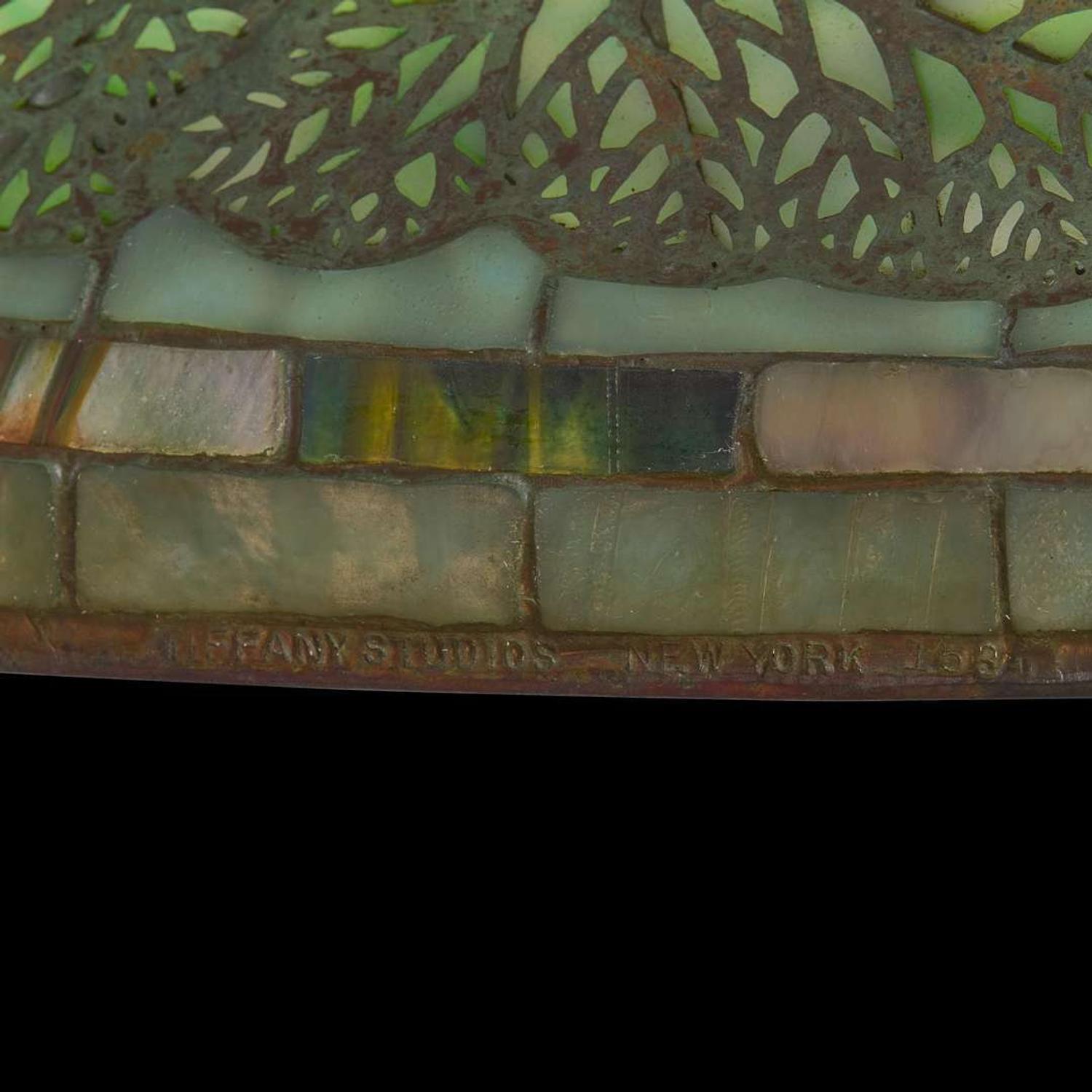 Tiffany Studios A "Poppy" Table Lamp, New York, circa 1905