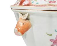 A Chinese Export Famille Rose Porcelain Covered Tureen and Platter