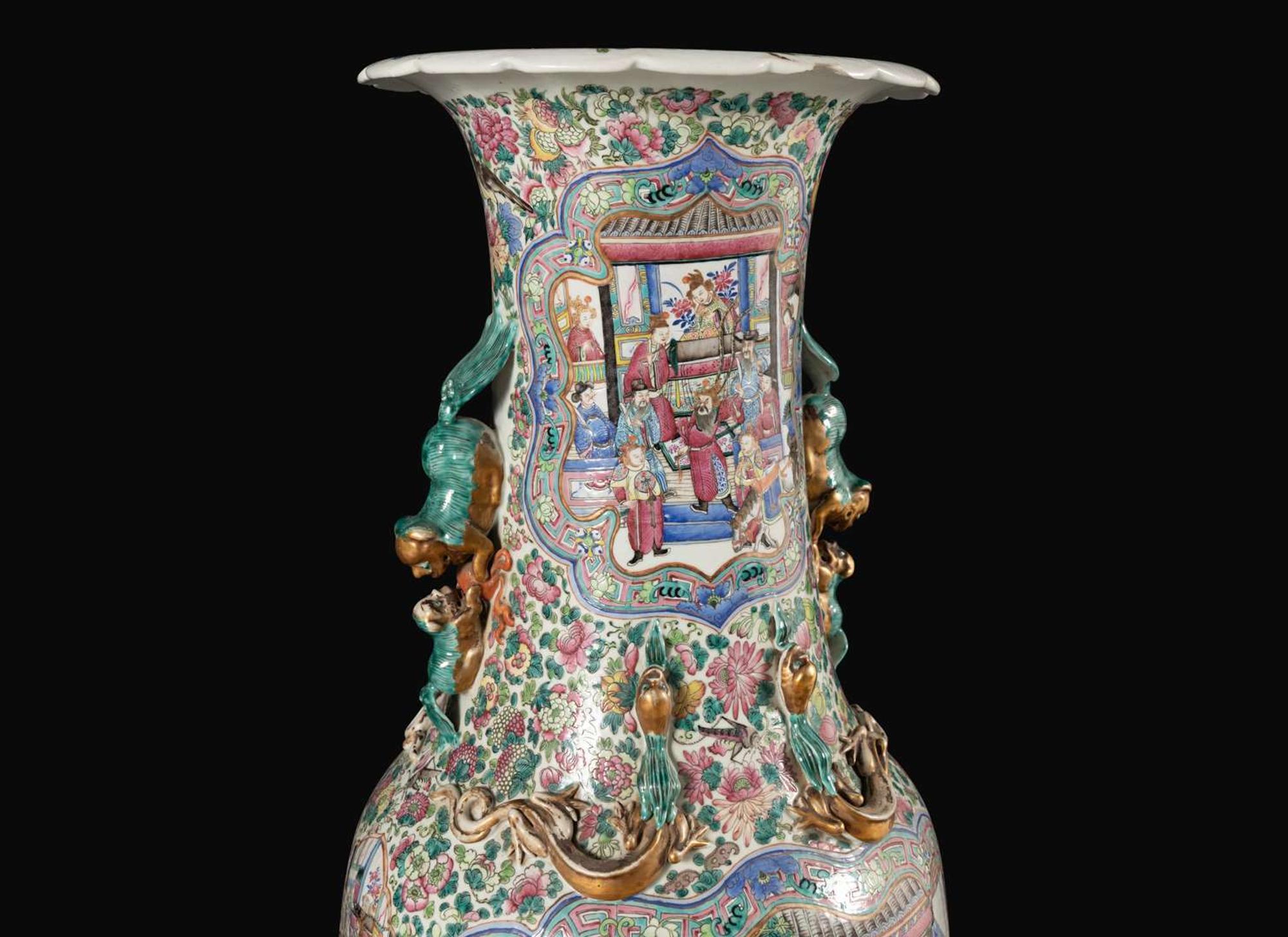 A massive Chinese export famille rose-decorated vase, second half 19th century 外銷瓷粉彩大瓶 十九世紀