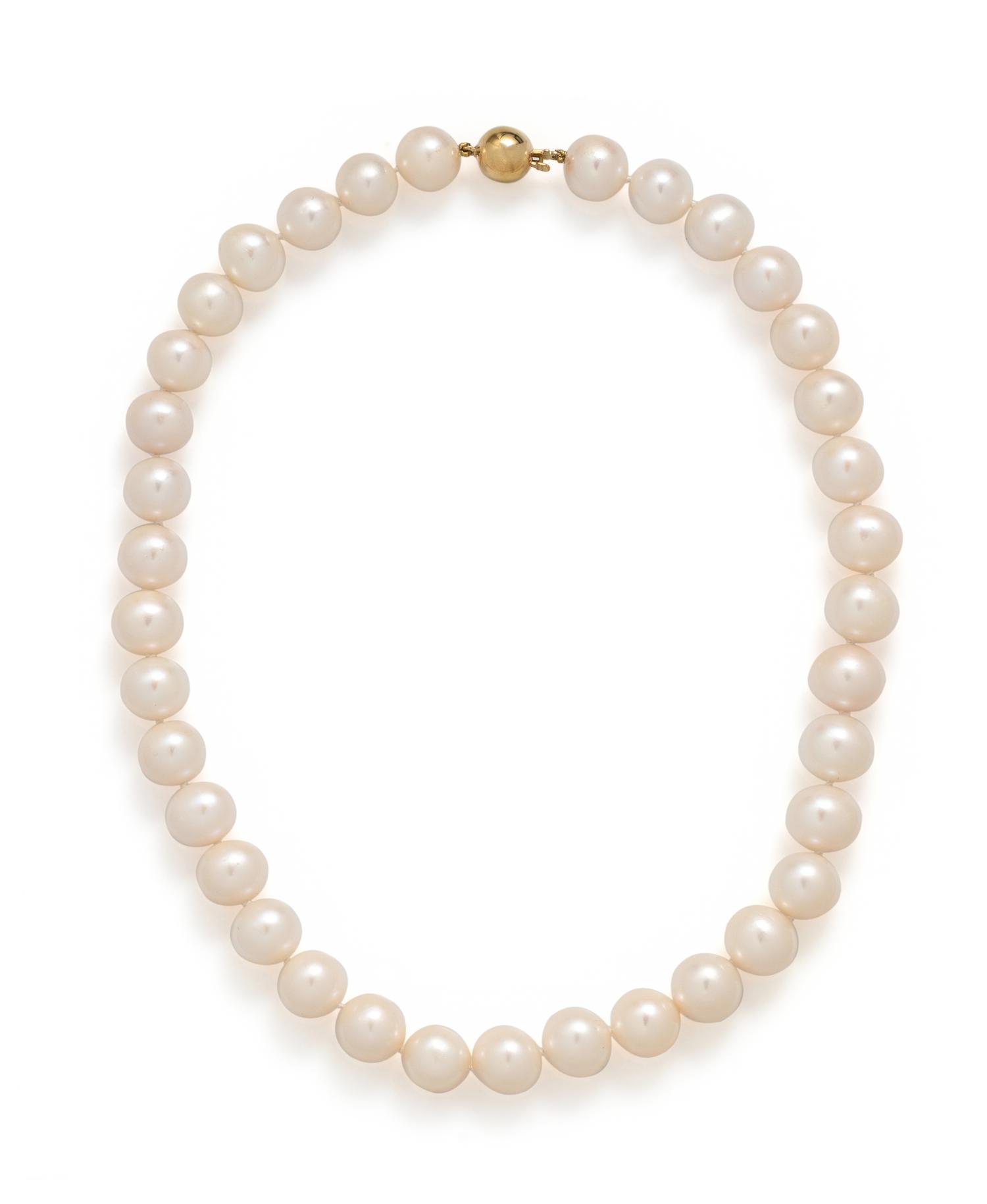 CULTURED SOUTH SEA PEARL NECKLACE