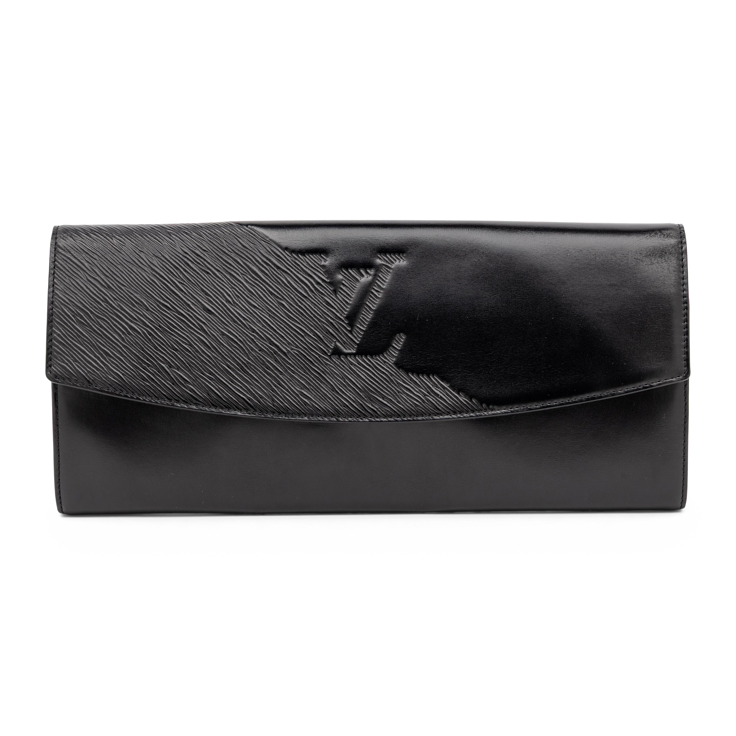 Louis Vuitton, Opera Egee Clutch in Black Epi