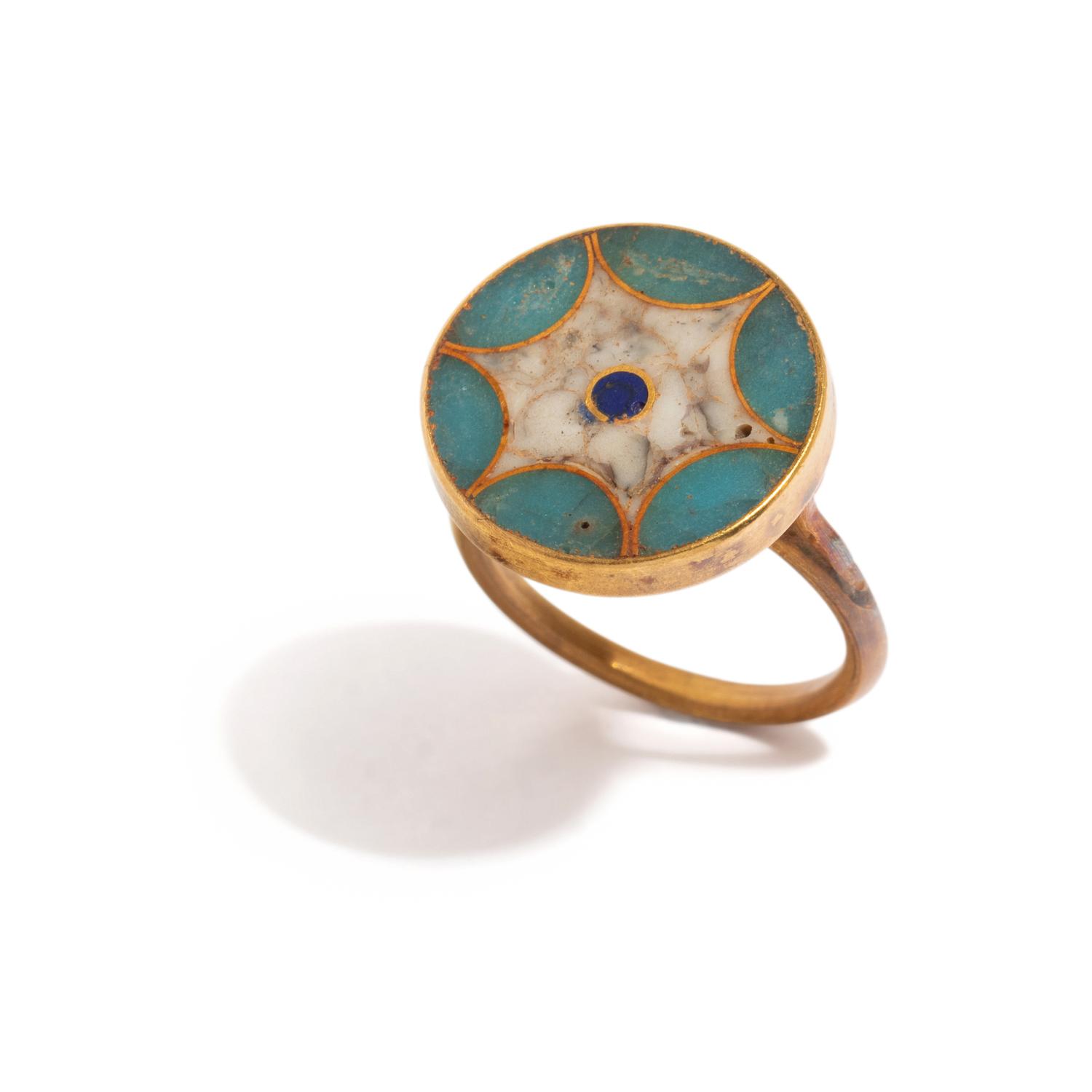 YELLOW GOLD AND HARDSTONE STAR RING