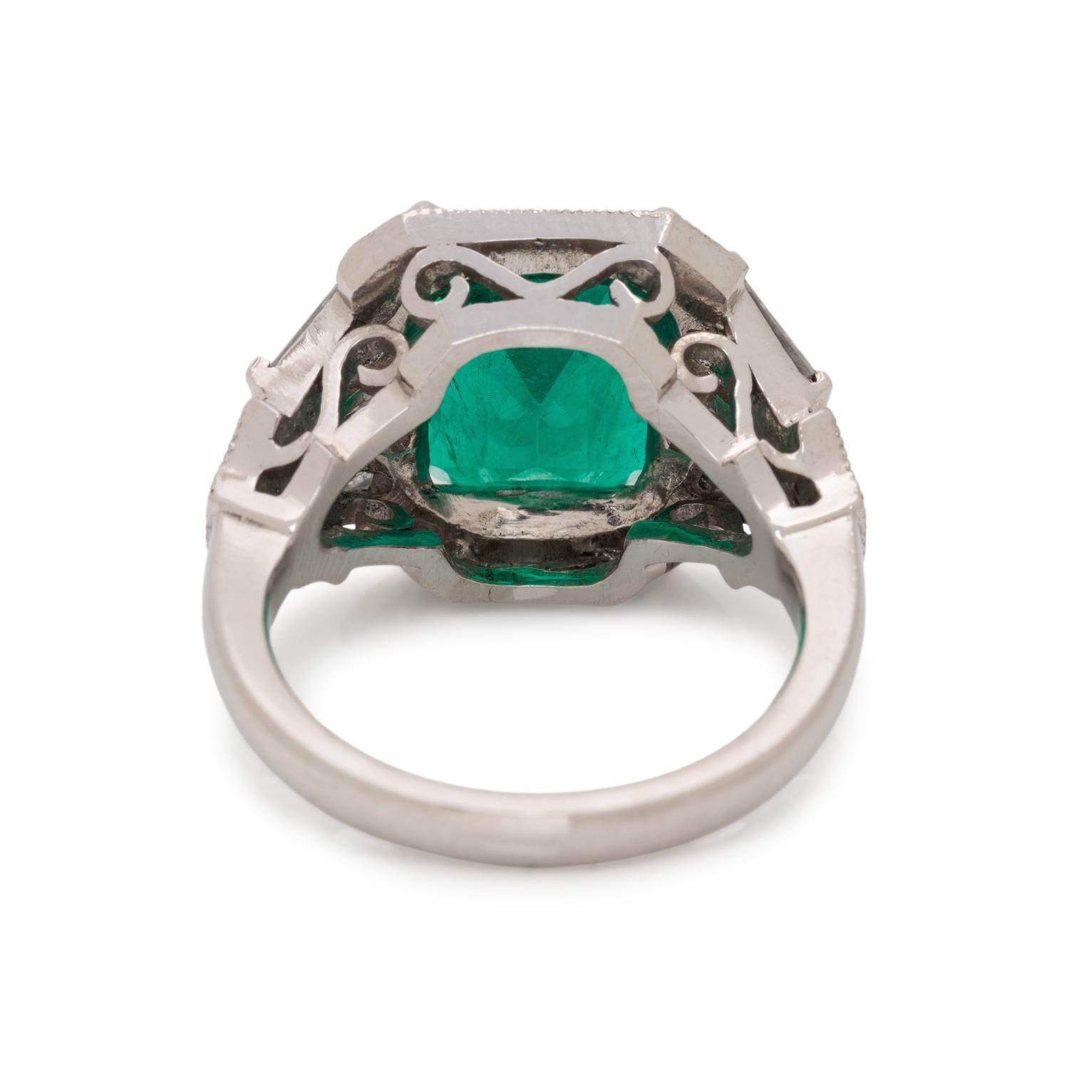 COLOMBIAN EMERALD AND DIAMOND RING