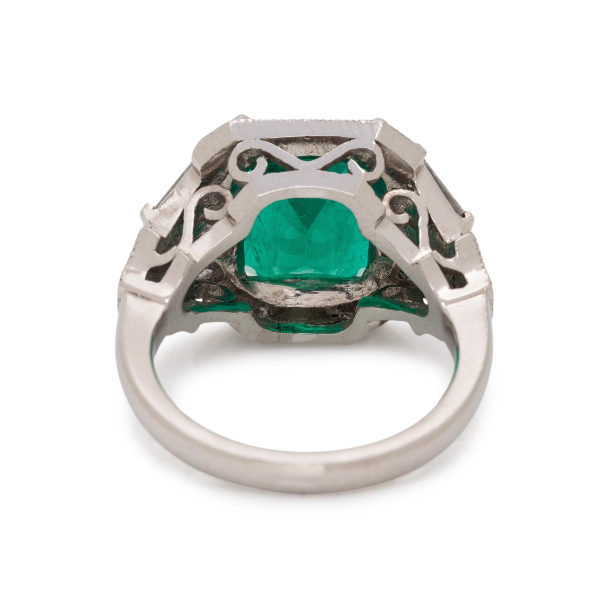 COLOMBIAN EMERALD AND DIAMOND RING