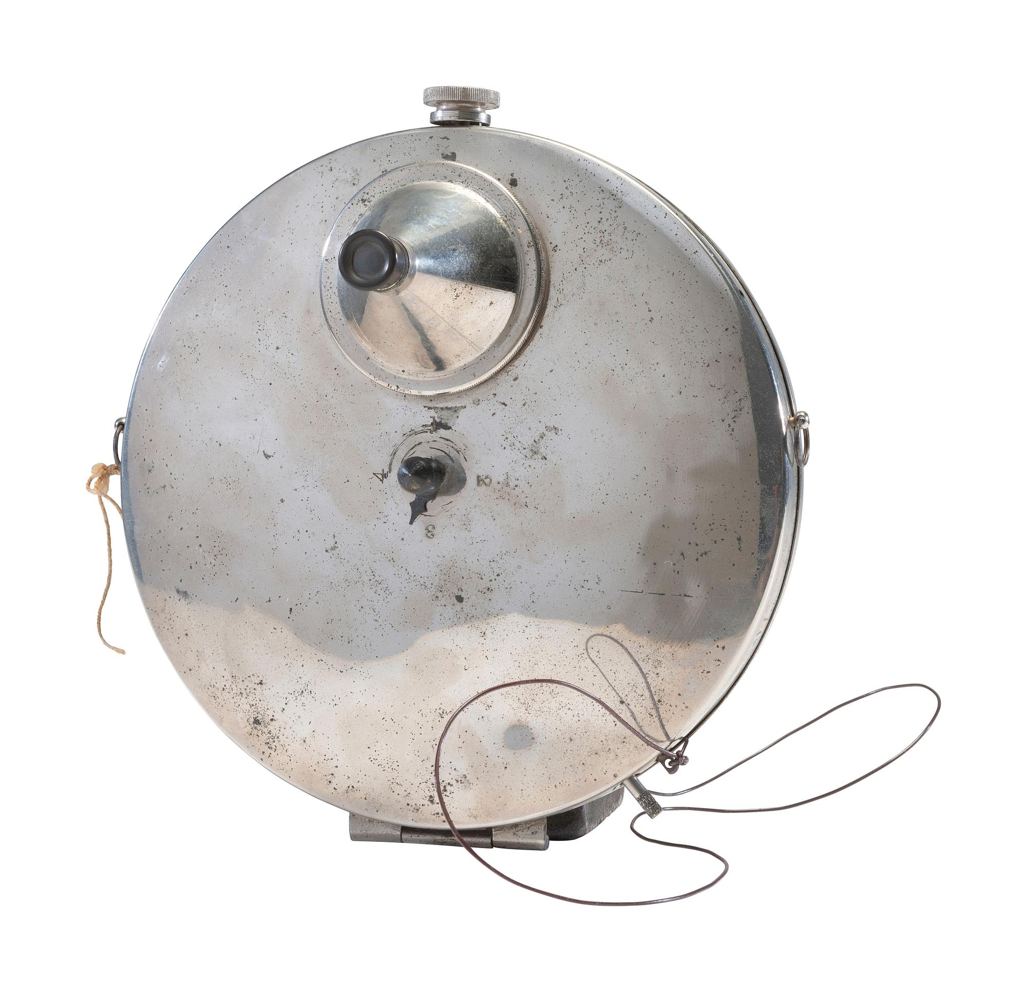 [CAMERAS]. C.P. Stirn's Concealed Vest Camera No. 2, ca 1888-1890.