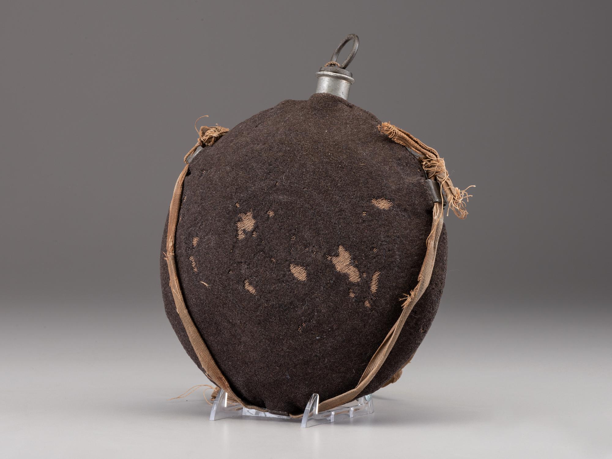 [CIVIL WAR]. Model 1858 Federal Philadelphia Depot bullseye canteen.