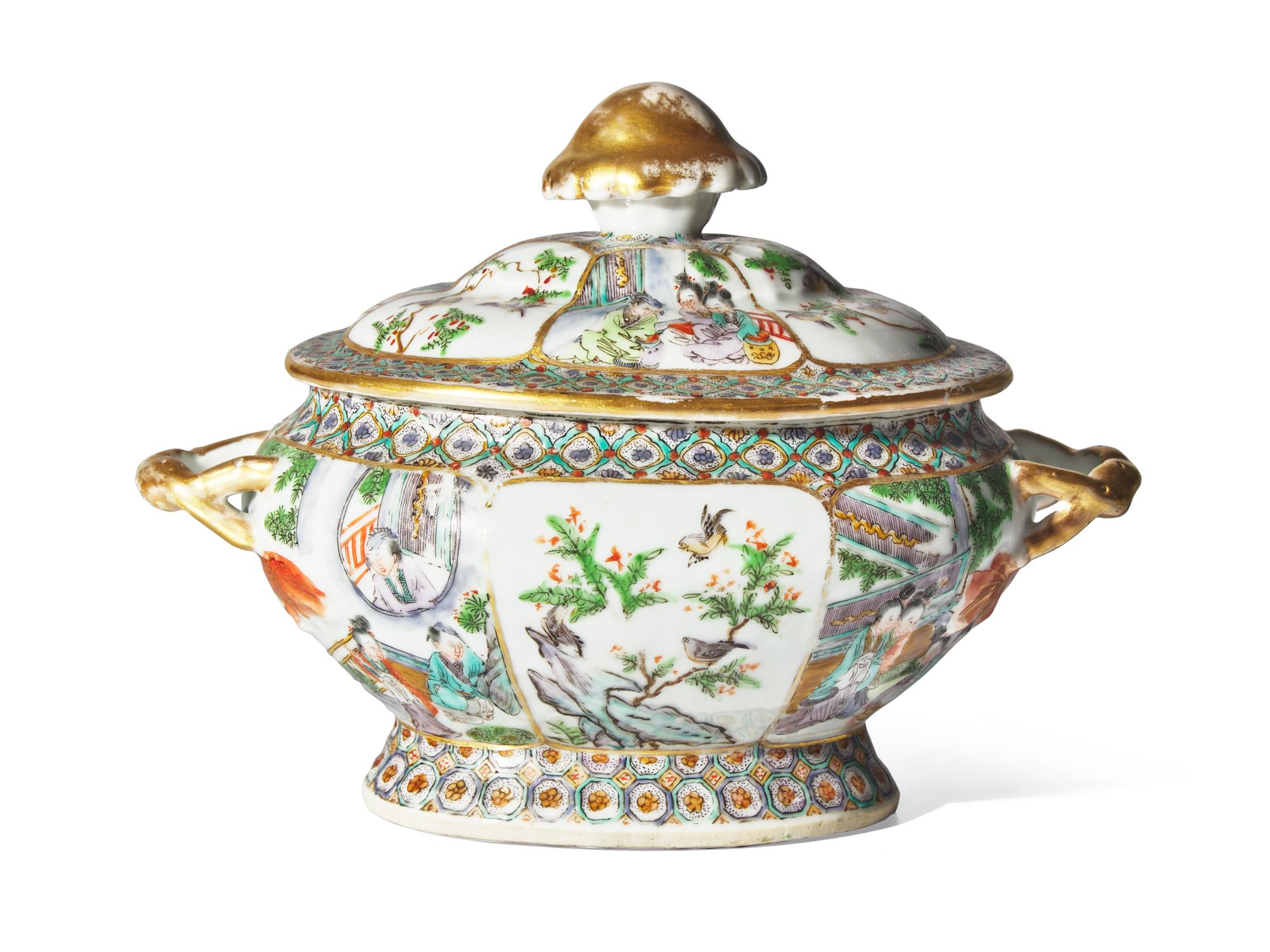 A Chinese Export Famille Verte Covered Tureen