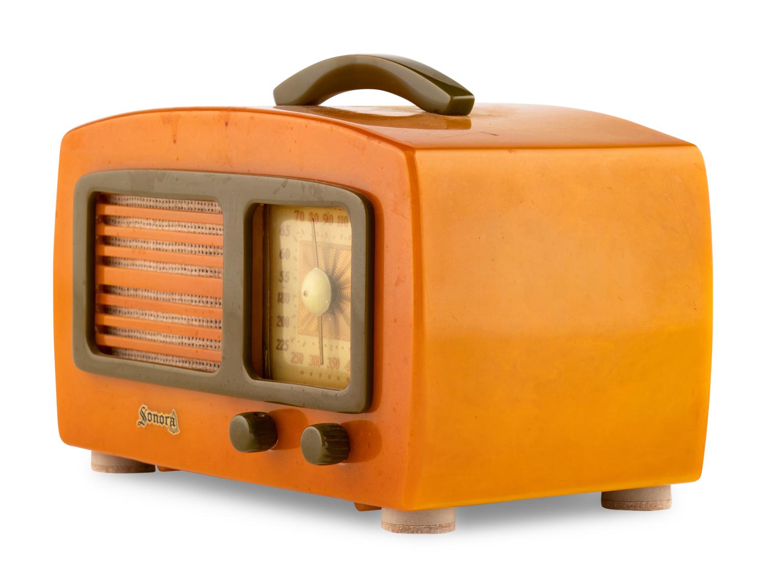 A Sonora Coronet KM Radio