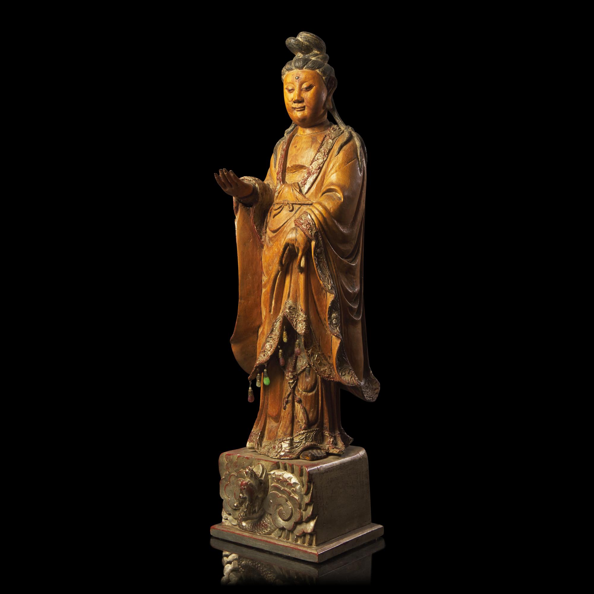 A Large Chinese Carved Wood Figure of Guanyin, Qing Dynasty 清 木雕觀音