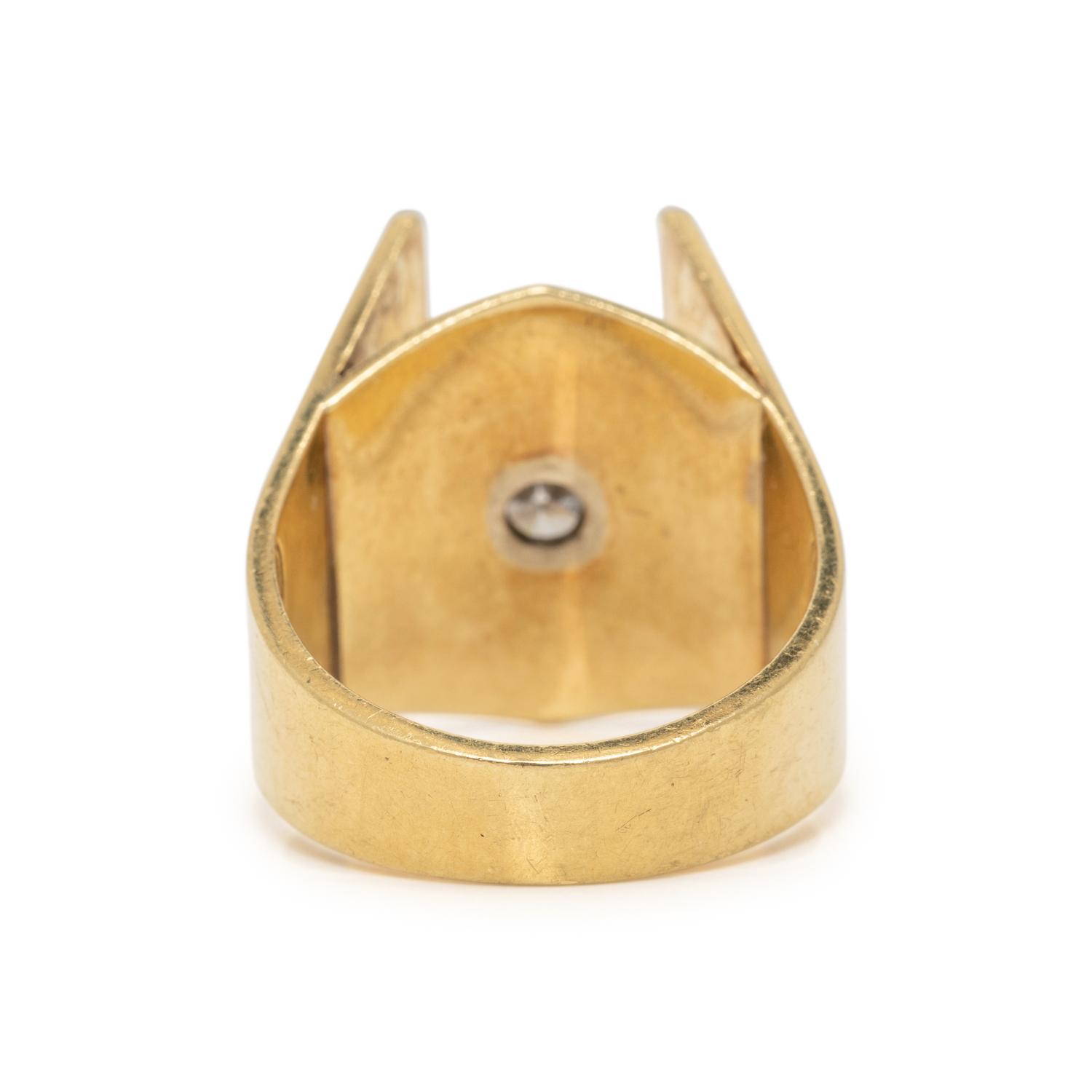 YELLOW GOLD AND DIAMOND RING