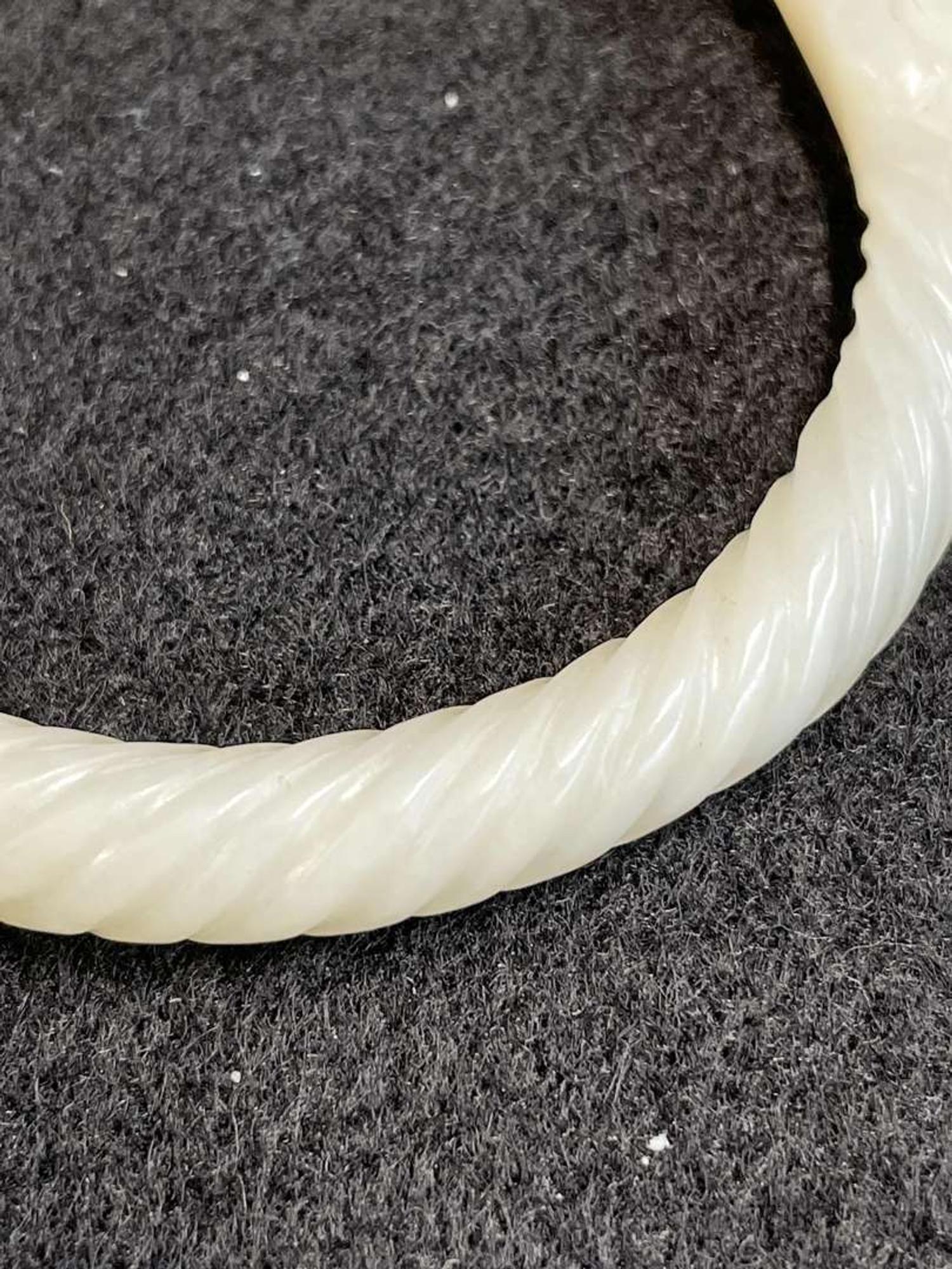 A Chinese white jade bangle 白玉手镯 Mid to late Qing dynasty ????