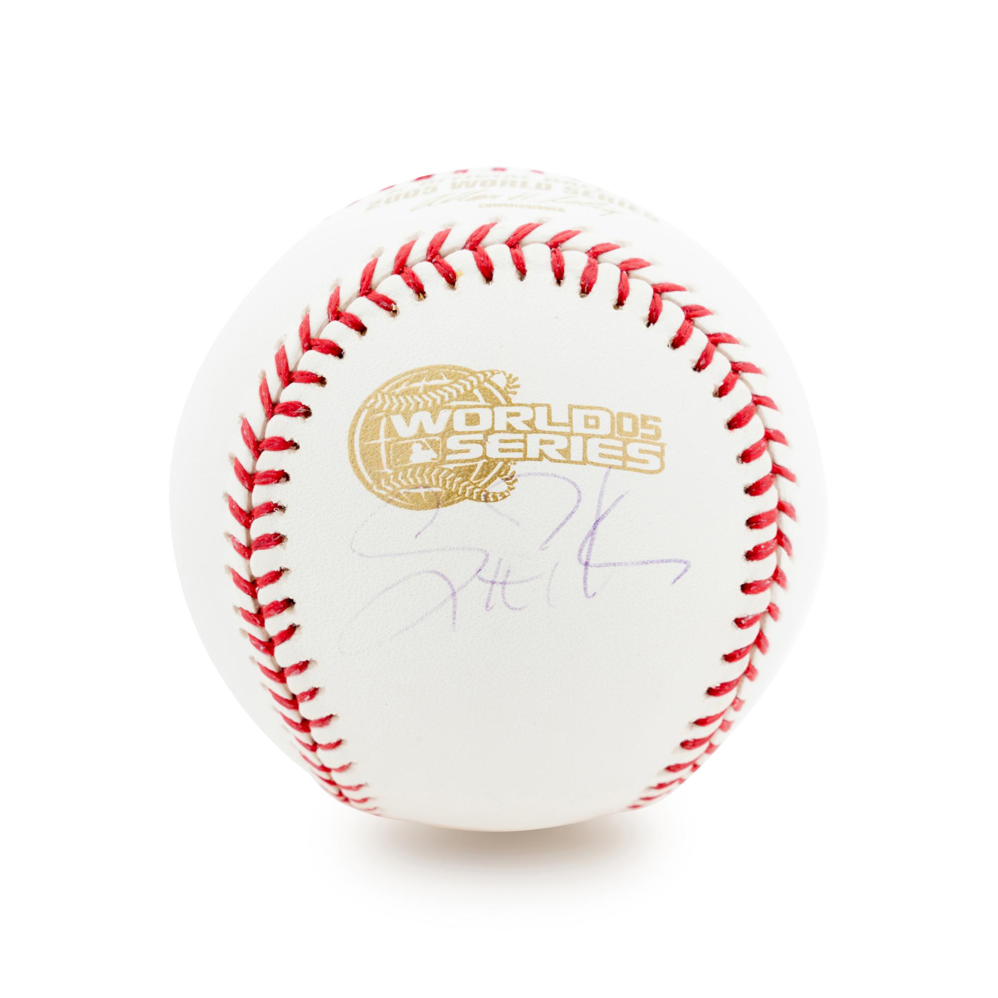 A Group of 13 2005 Chicago White Sox World Series Champion Signed Autograph Items (Steiner)