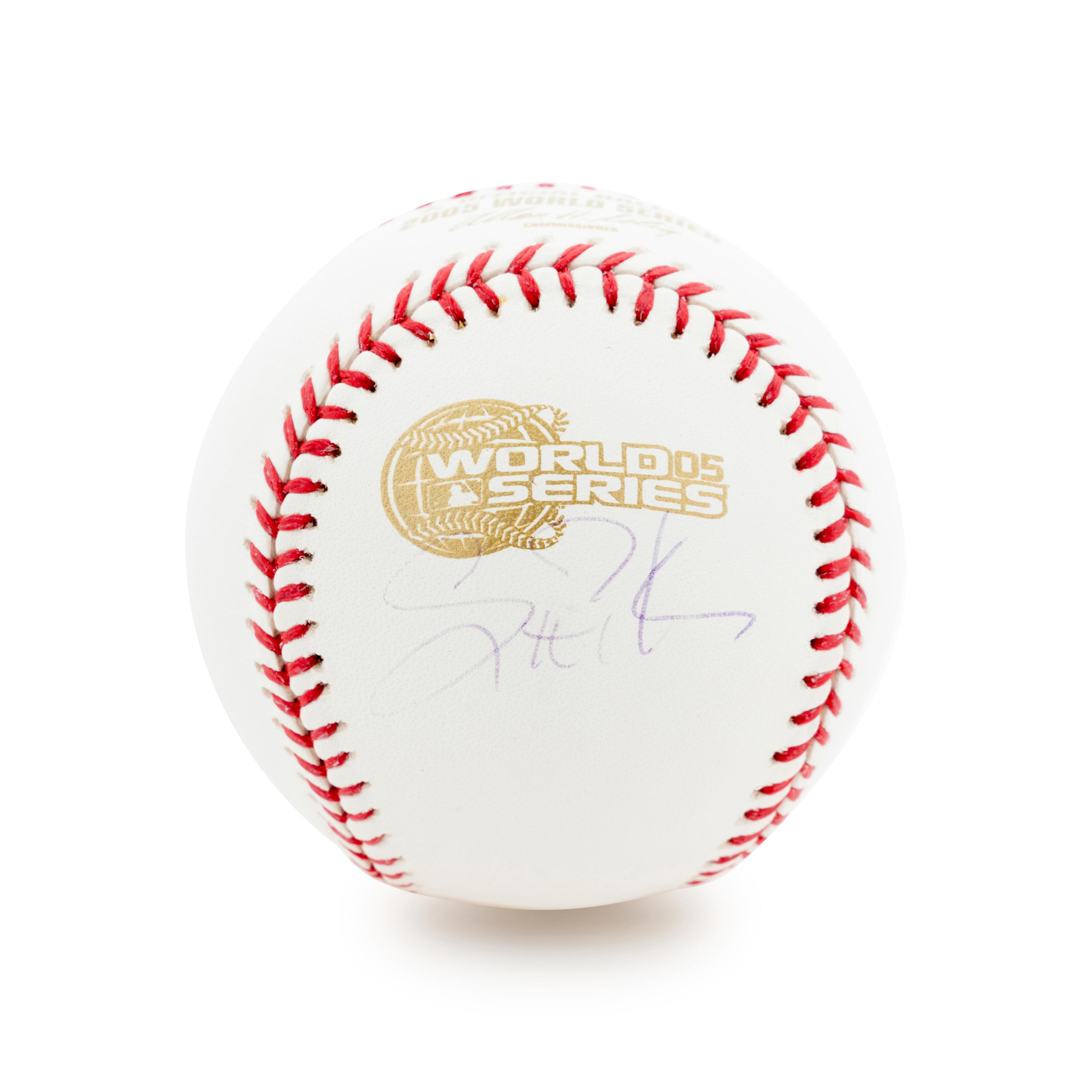 A Group of 13 2005 Chicago White Sox World Series Champion Signed Autograph Items (Steiner)