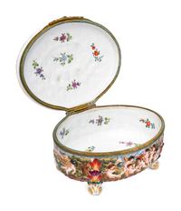 A Capodimonte Porcelain Dinner Service