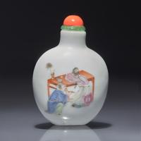A Chinese Enameled Porcelain Snuff Bottle, Daoguang Mark and of The Period — 清道光 粉彩人物圖鼻煙壺