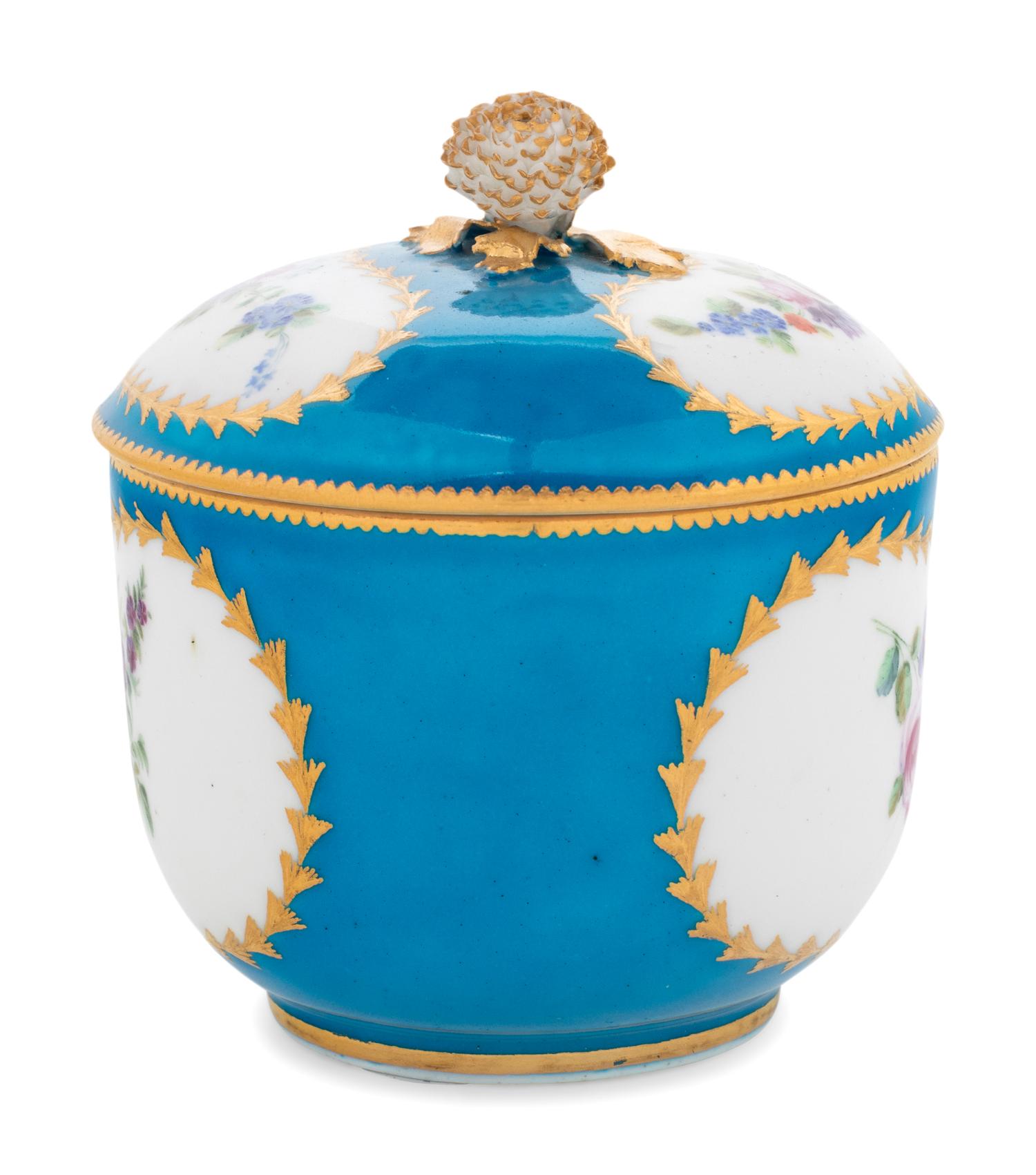 A Vincennes Bleu Céleste Porcelain Sugar Bowl and Cover ( Pot à Sucre et son Couvercle )