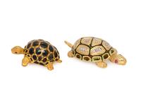 COLLECTION OF YELLOW GOLD AND ENAMEL TURTLE BROOCHES