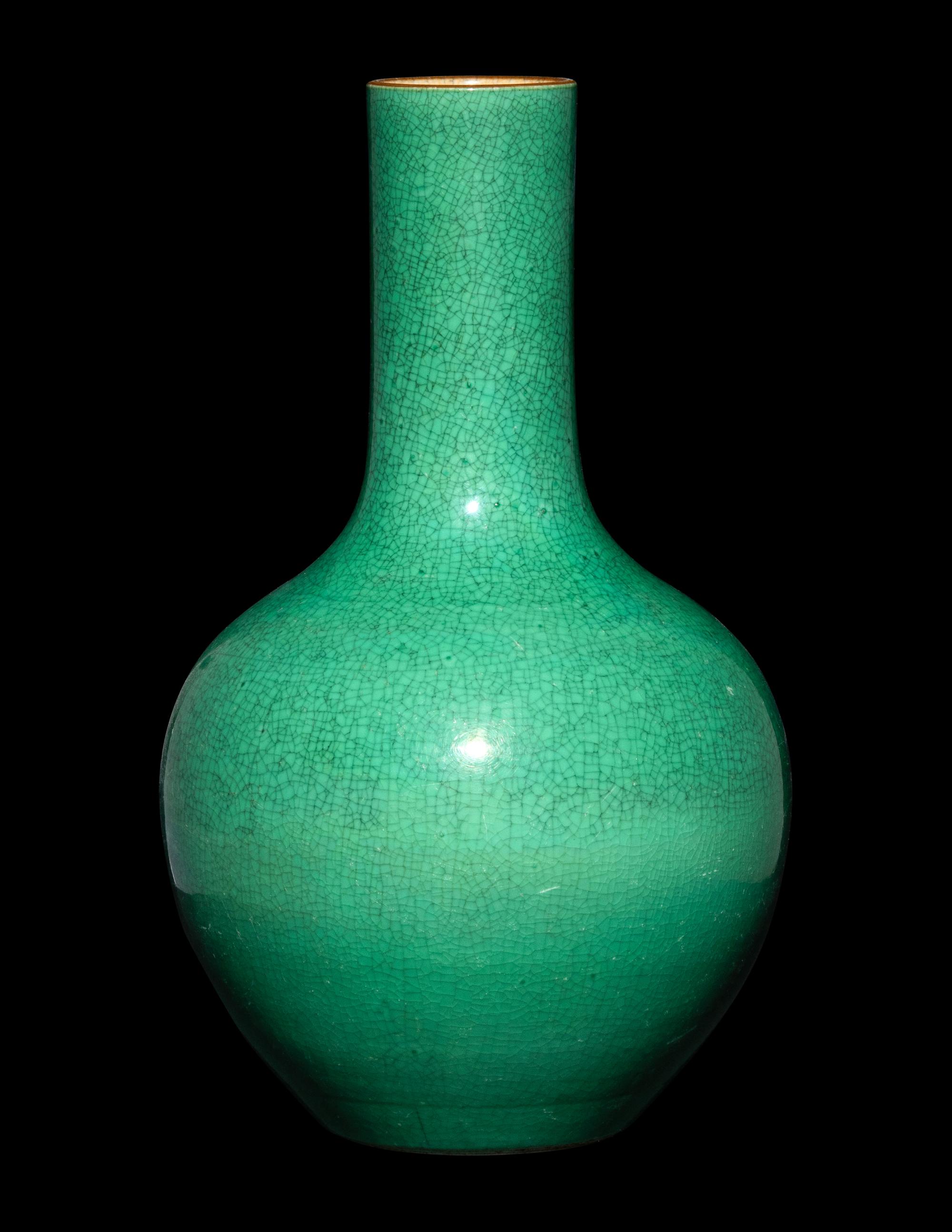 A Chinese Green and Crackle Glazed Porcelain Vase, Tianqiuping