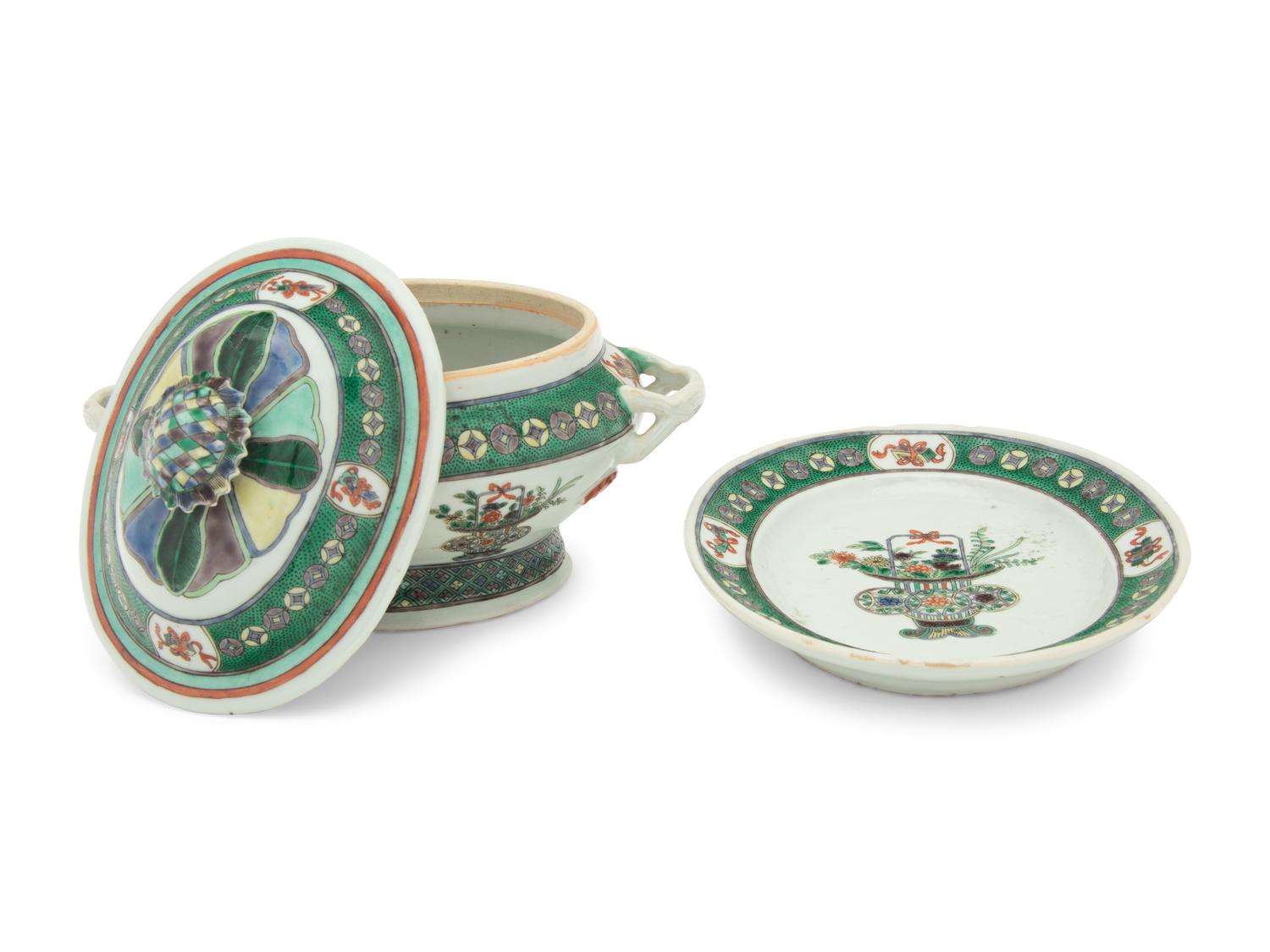 A Chinese Export Famille Verte Porcelain Covered Tureen and Undertray