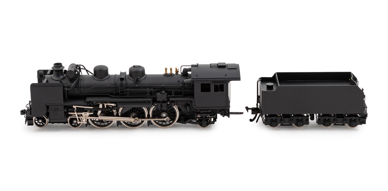 A Tenshodo Painted Metal HO-Gauge 4-6-2 Locomotive and Tender