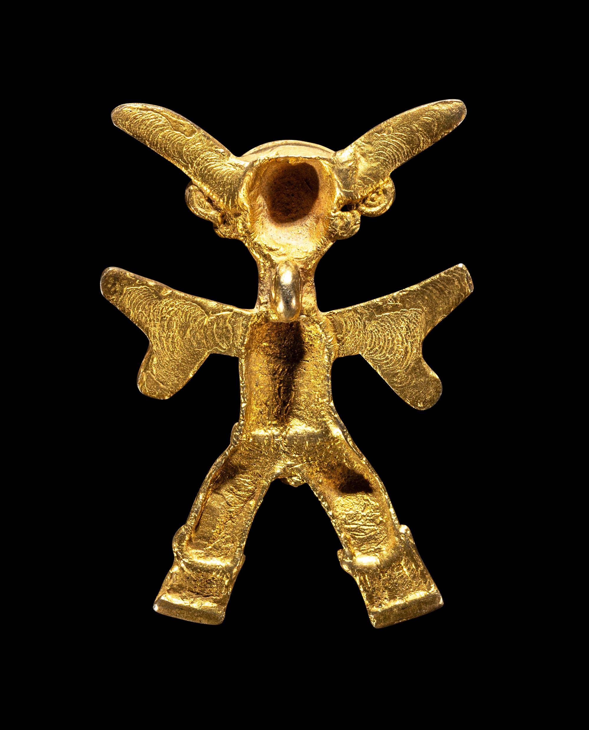 A Veraguas Gold Zoomorphic Pendant
