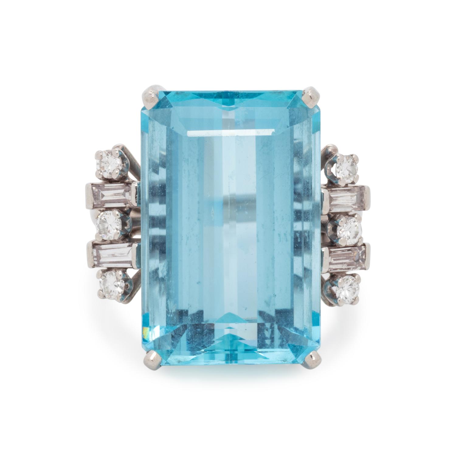 AQUAMARINE AND DIAMOND RING