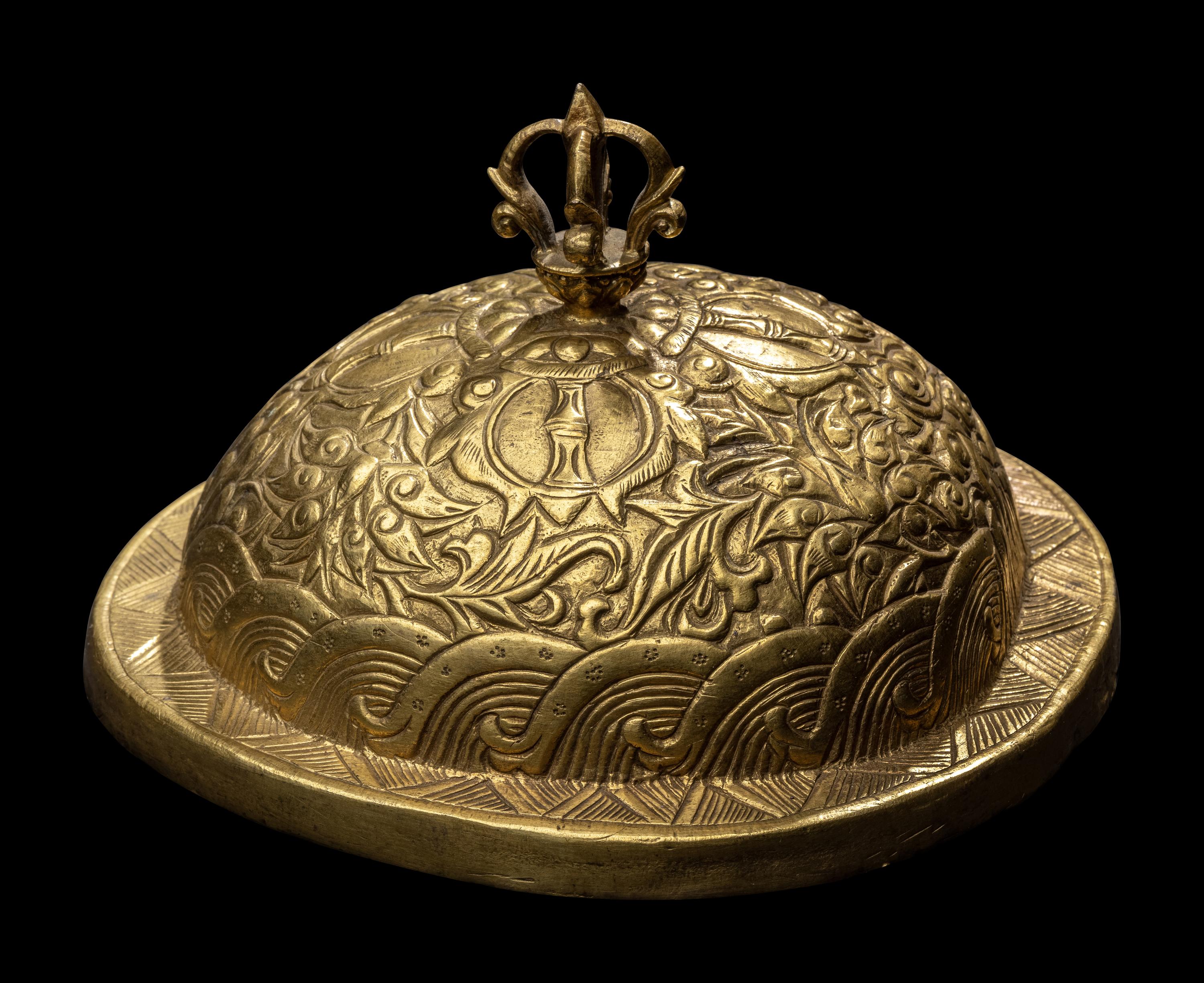 A Sino-Tibetan Gilt Bronze Kapala, 20th Century 近代 銅鎏金嘎巴拉碗