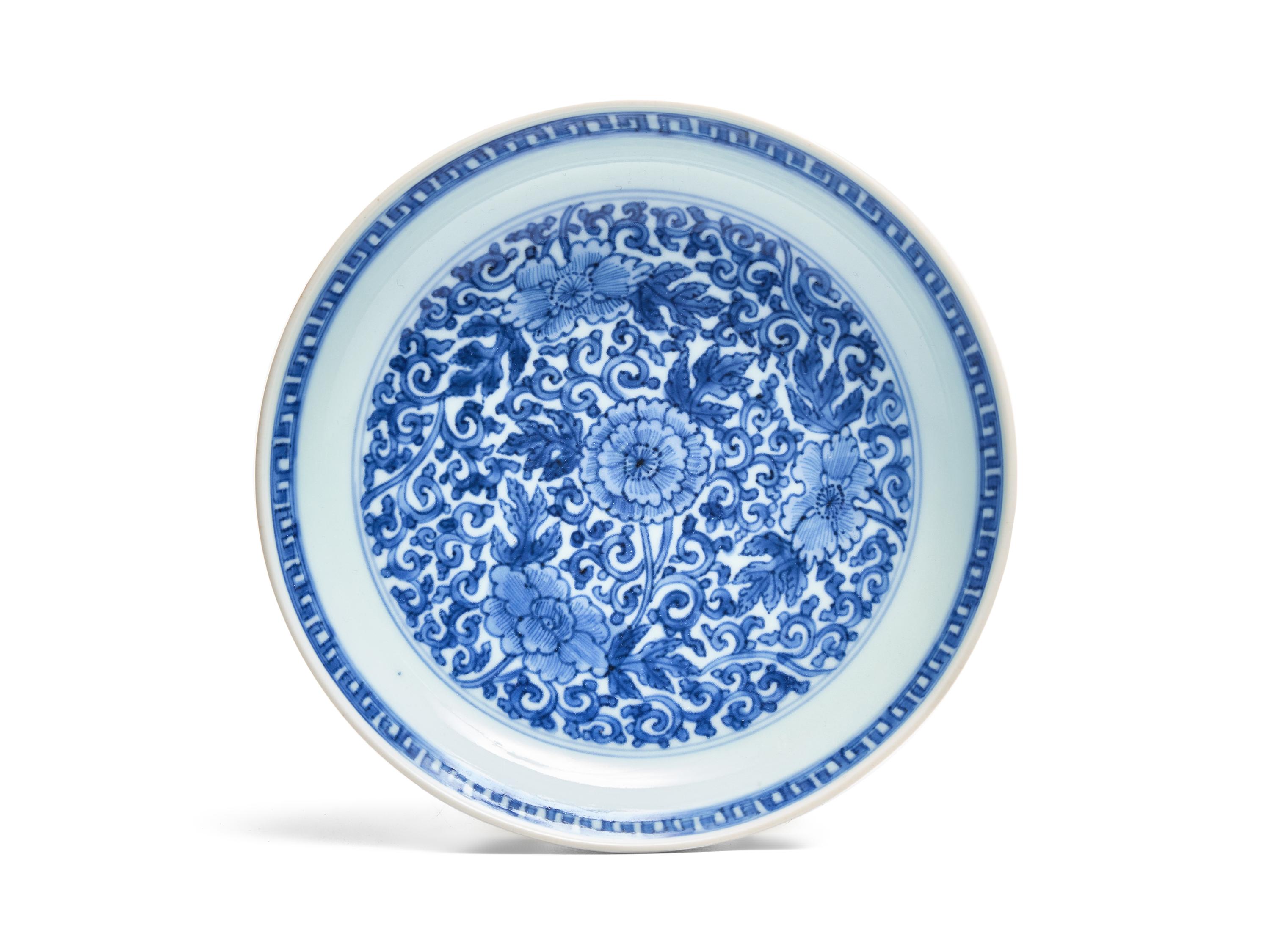 A Chinese Blue and White Porcelain Dish, Qing Dynasty, 18th/19th Century