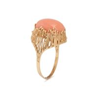 YELLOW GOLD AND CORAL RING
