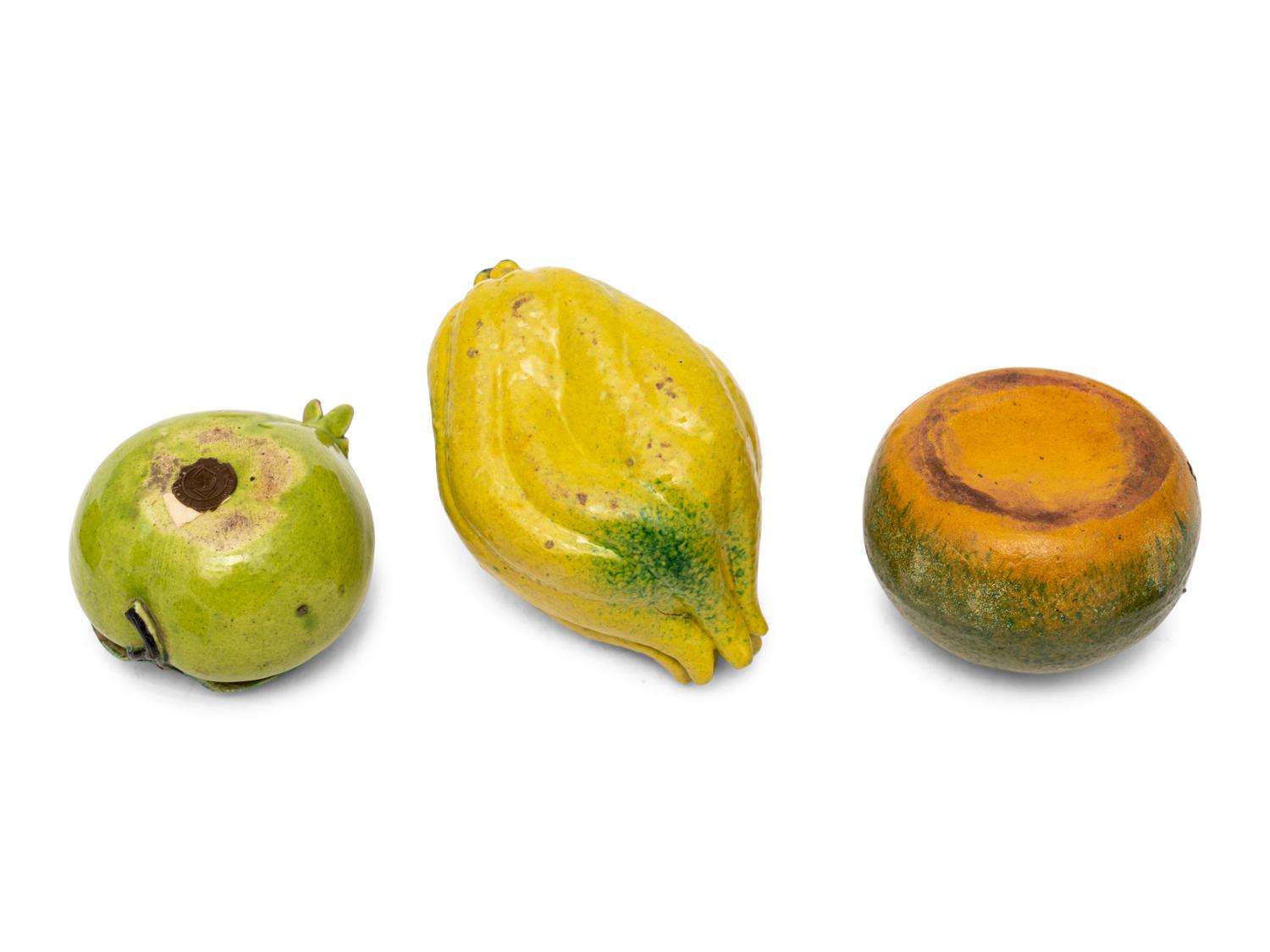 Eight Chinese Export Porcelain Offering Fruits
