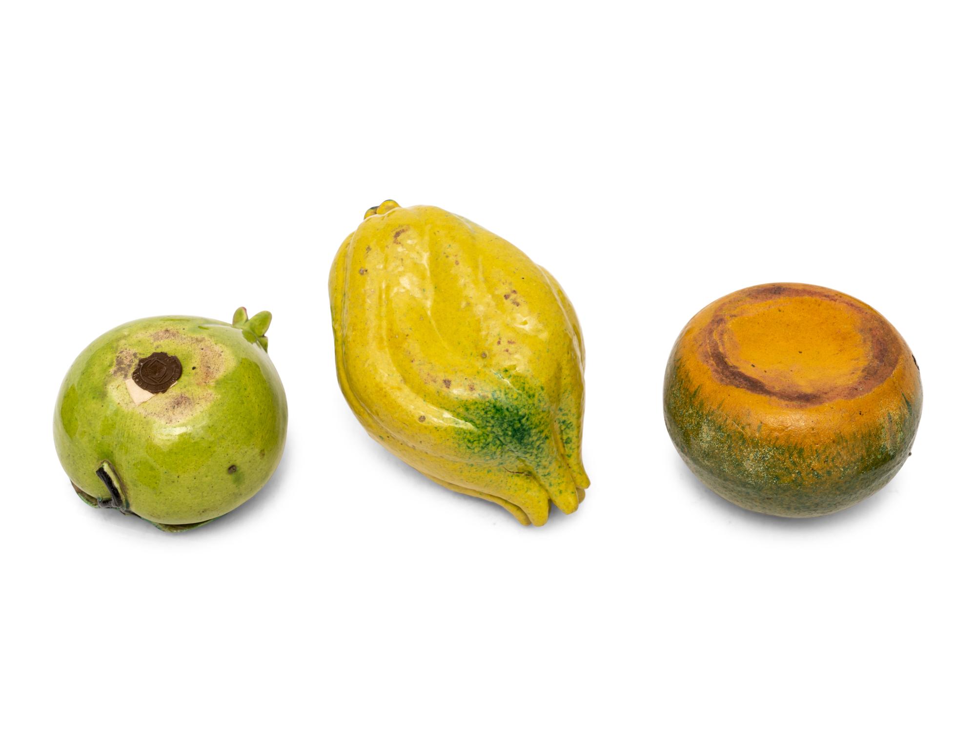 Eight Chinese Export Porcelain Offering Fruits