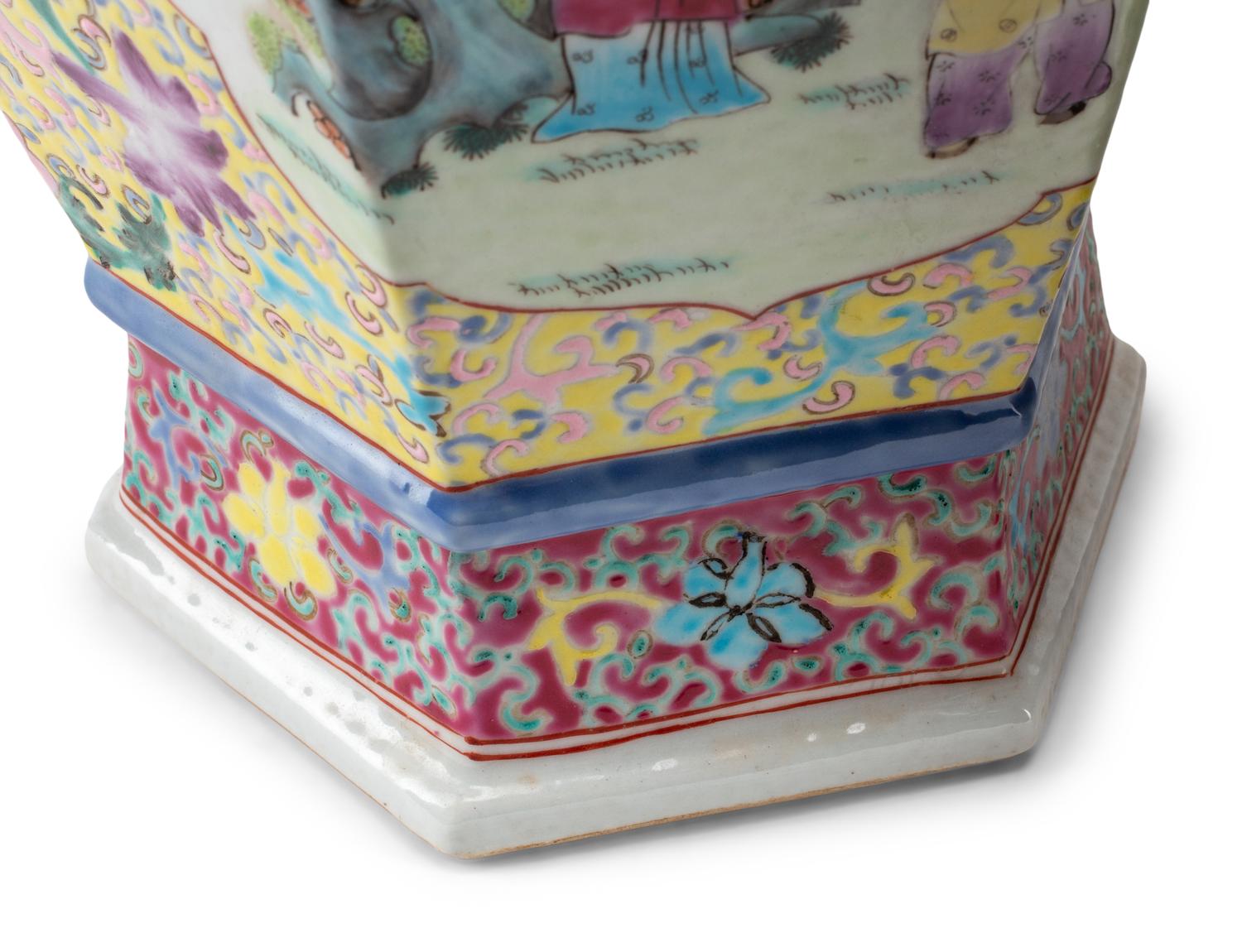 A Pair of Chinese Export Porcelain Vases
