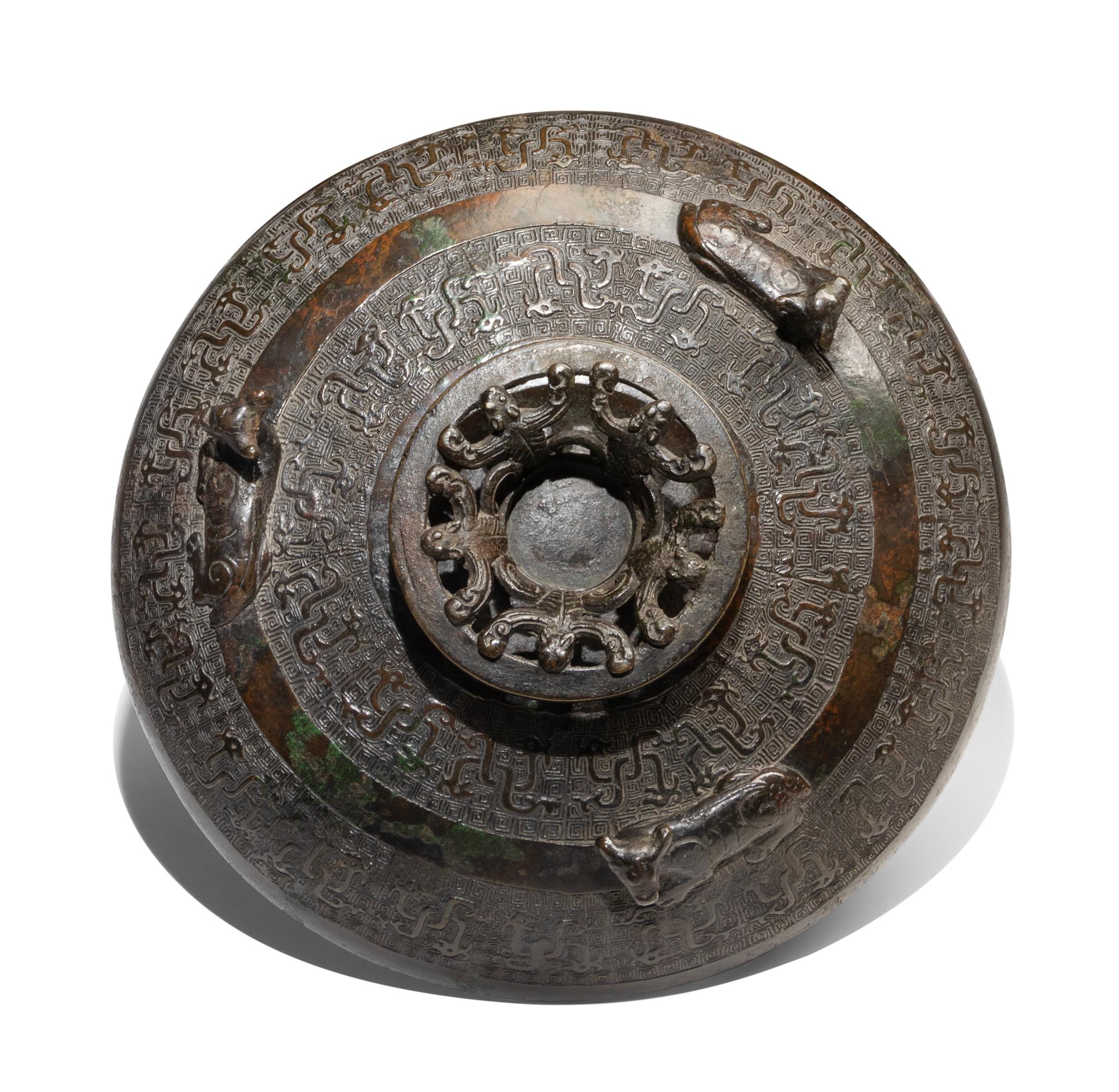 A Rare Archaistic Bronze Ritual Tripod Vessel and Cover, Ding