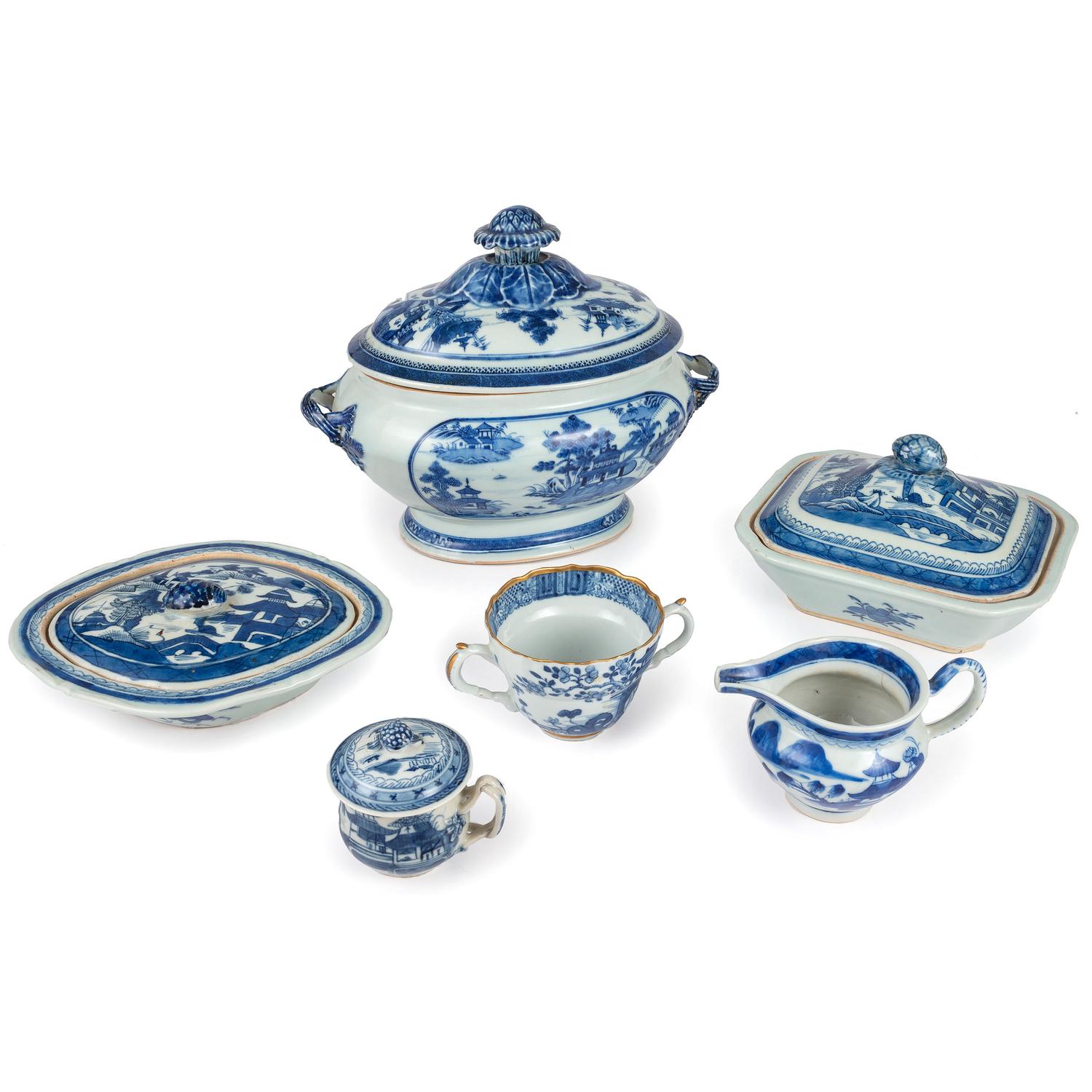 A Group of Chinese Export Blue and White Porcelain Table Articles