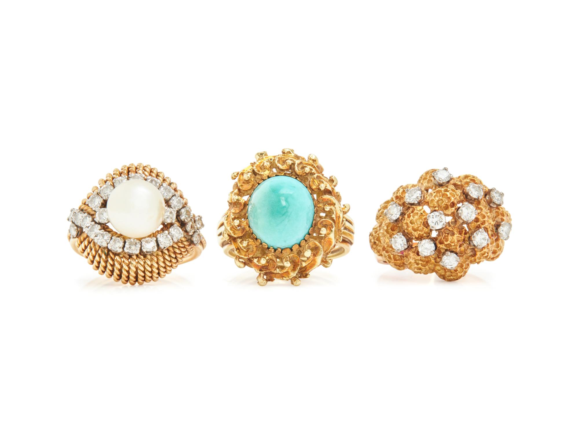 COLLECTION OF YELLOW GOLD AND GEMSTONE RINGS