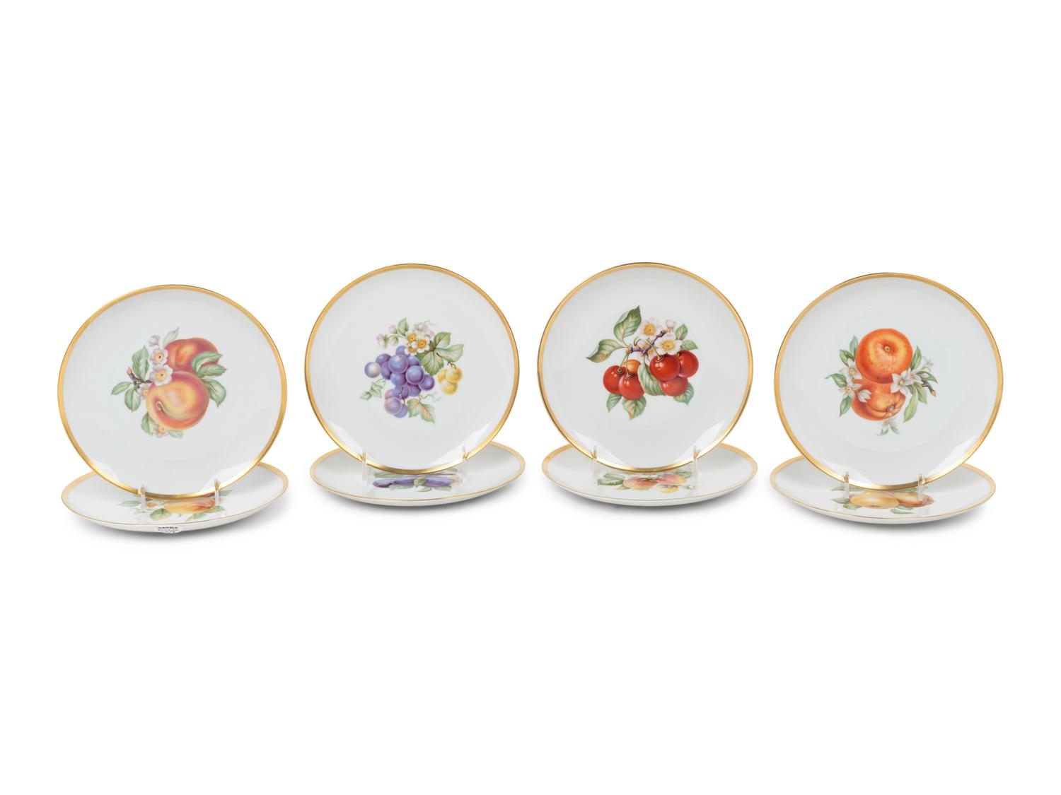 A Set of Eight Hutschenreuther Porcelain Dessert Plates