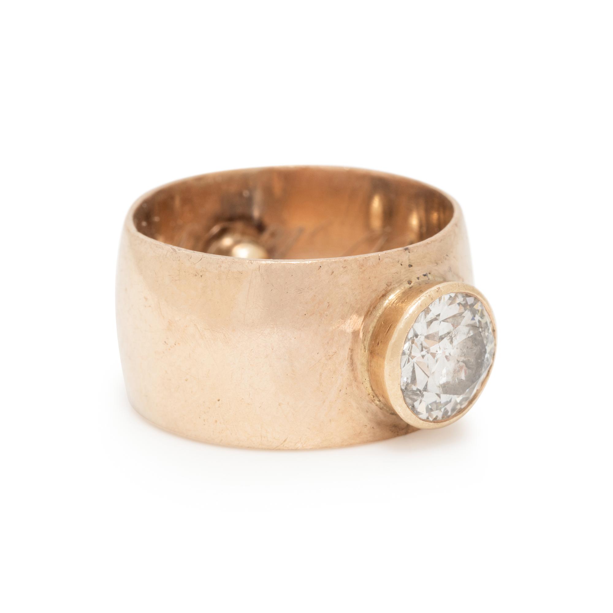 YELLOW GOLD AND DIAMOND RING