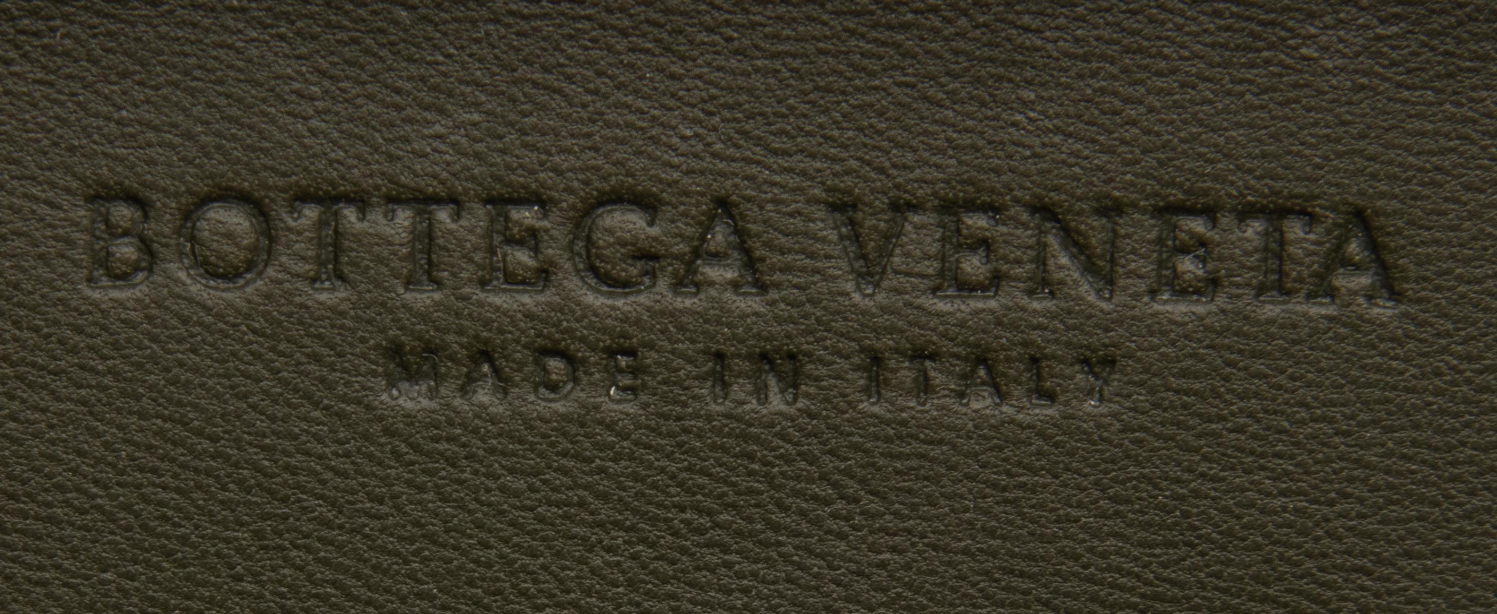 BOTTEGA VENETA, OLIVE GREEN BUCKLED KNOT CLUTCH