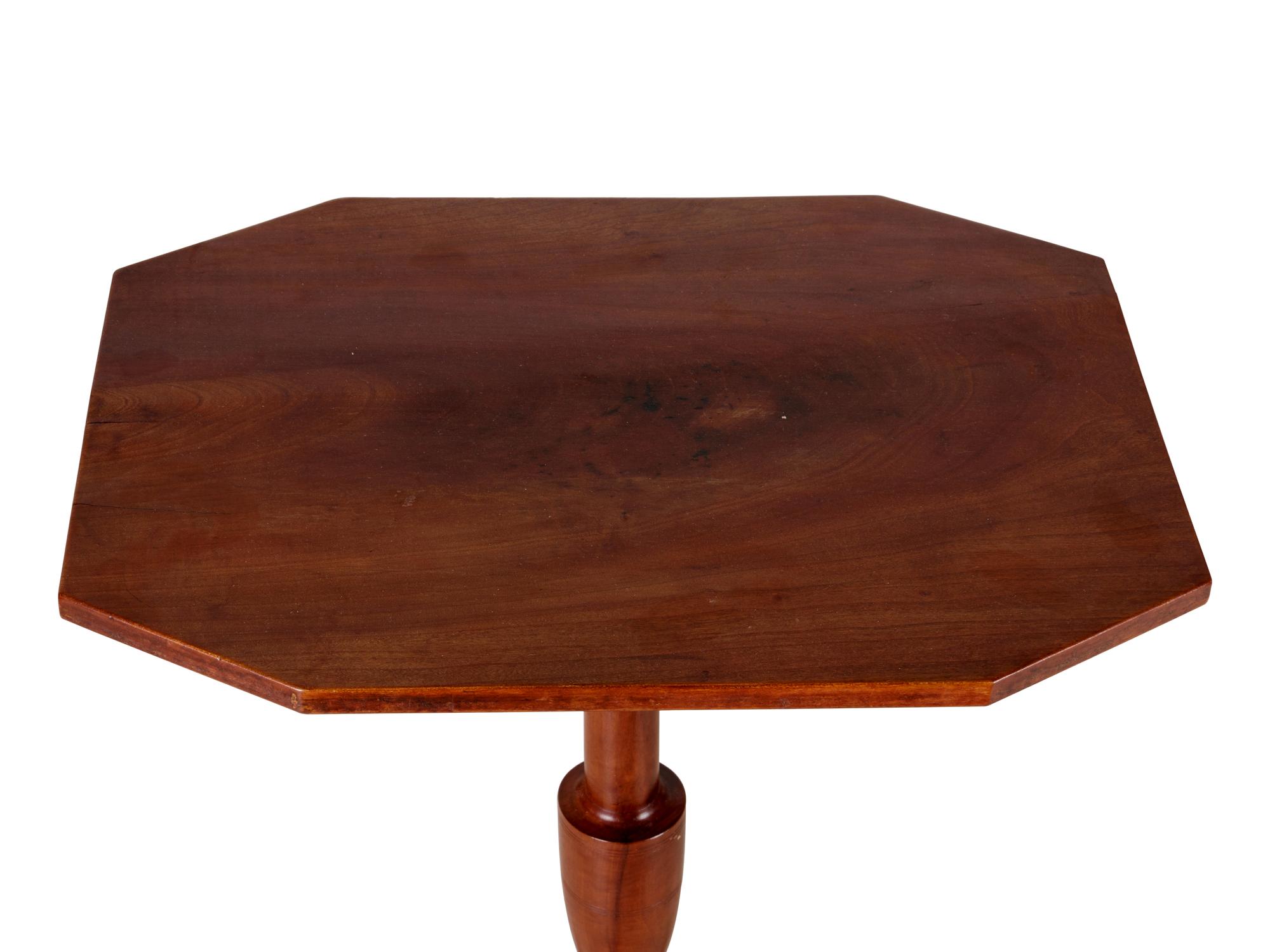 A Federal Mahogany Octagonal-Top Candlestand
