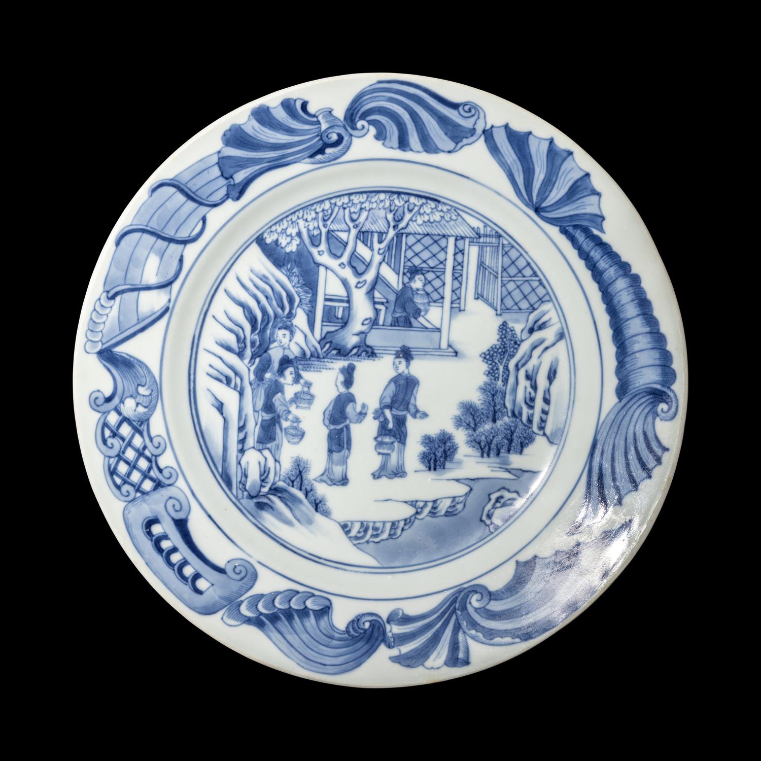 Two Chinese Export Blue and White Porcelain 'Tea Cultivation' Plates, Qianlong Period 清乾隆 青花外銷製茶圖賞盤兩件