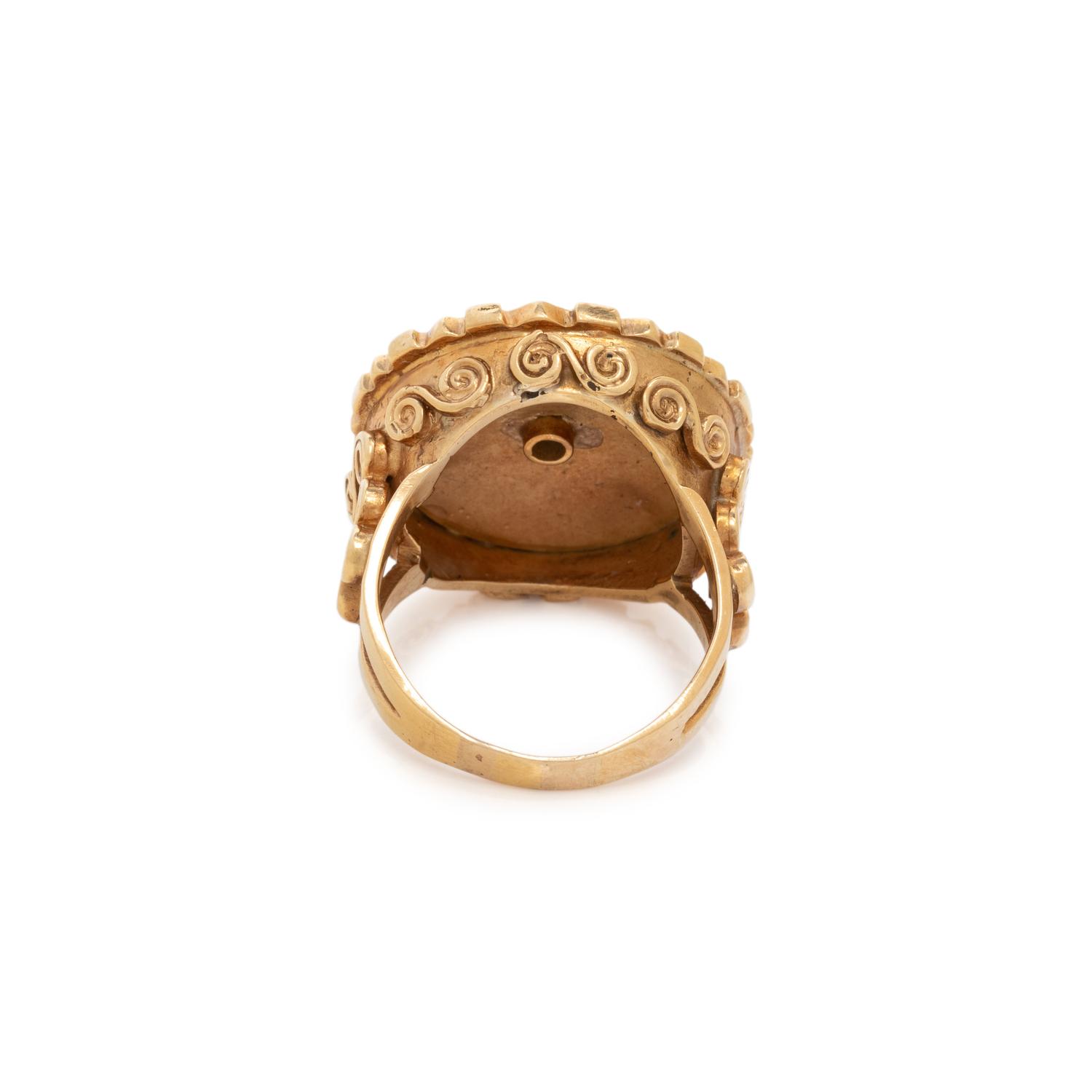 YELLOW GOLD AND EMERALD RING