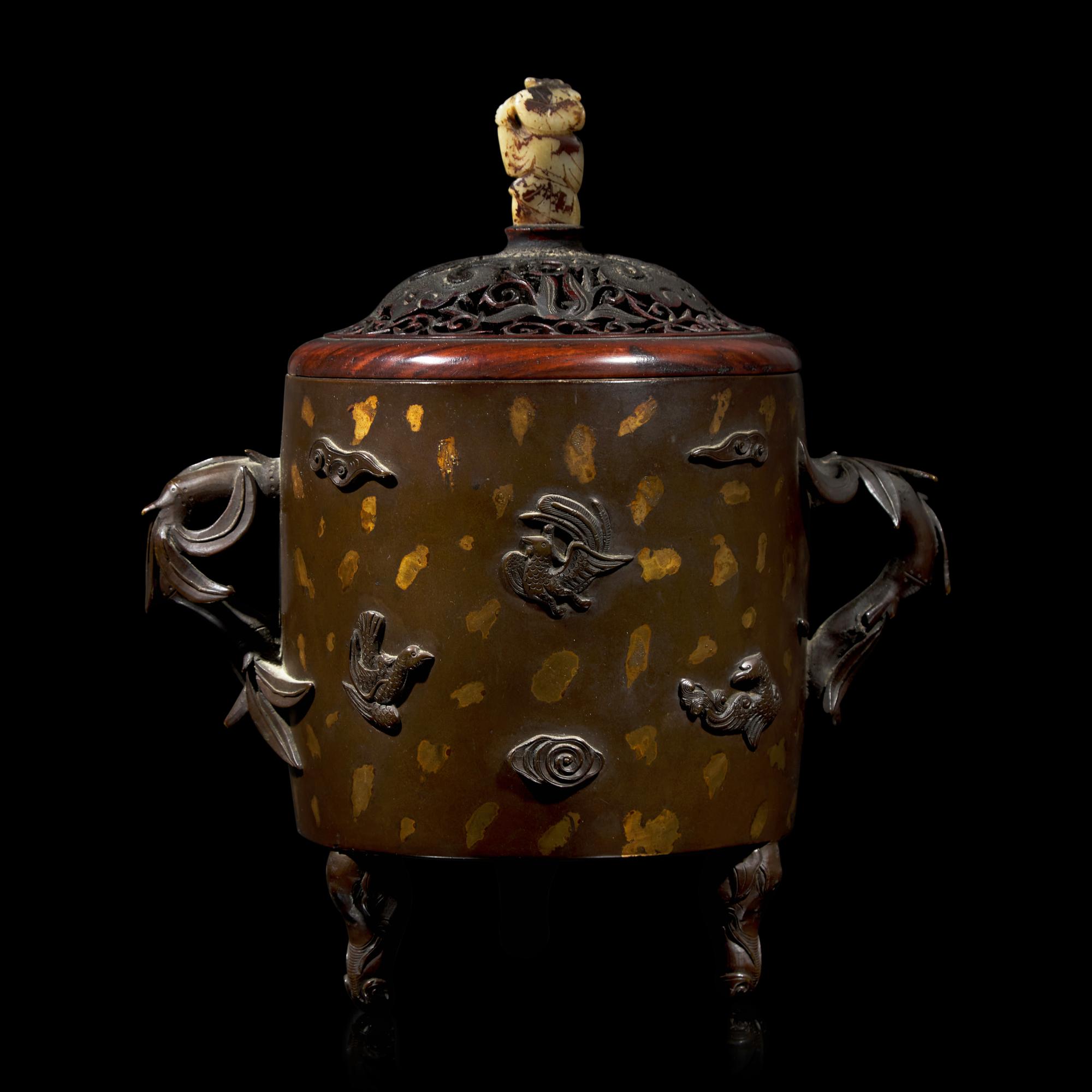A Gold-Splashed Patinated Bronze Censer with Pierced Wood Cover, 19th Century 十九世紀 銅灑片金龍紋雙耳三足爐