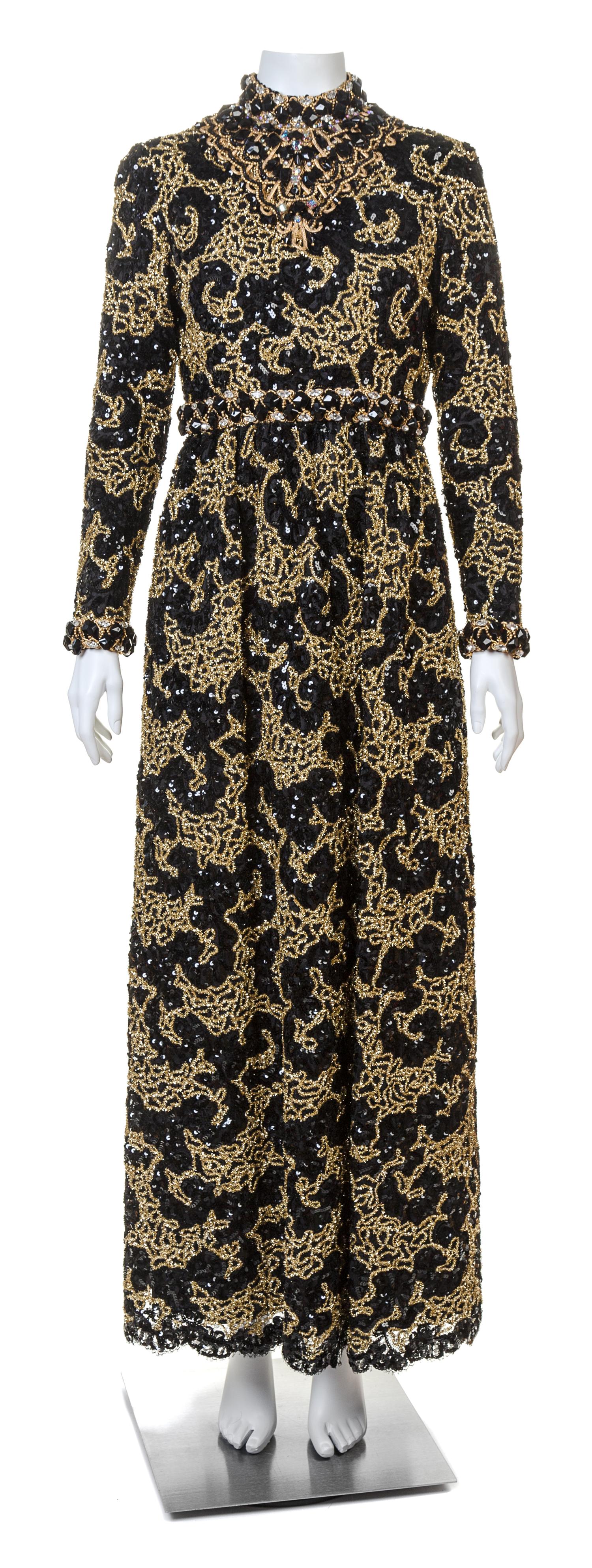 An Oscar de la Renta Black Lace and Gold Gown, No Size.