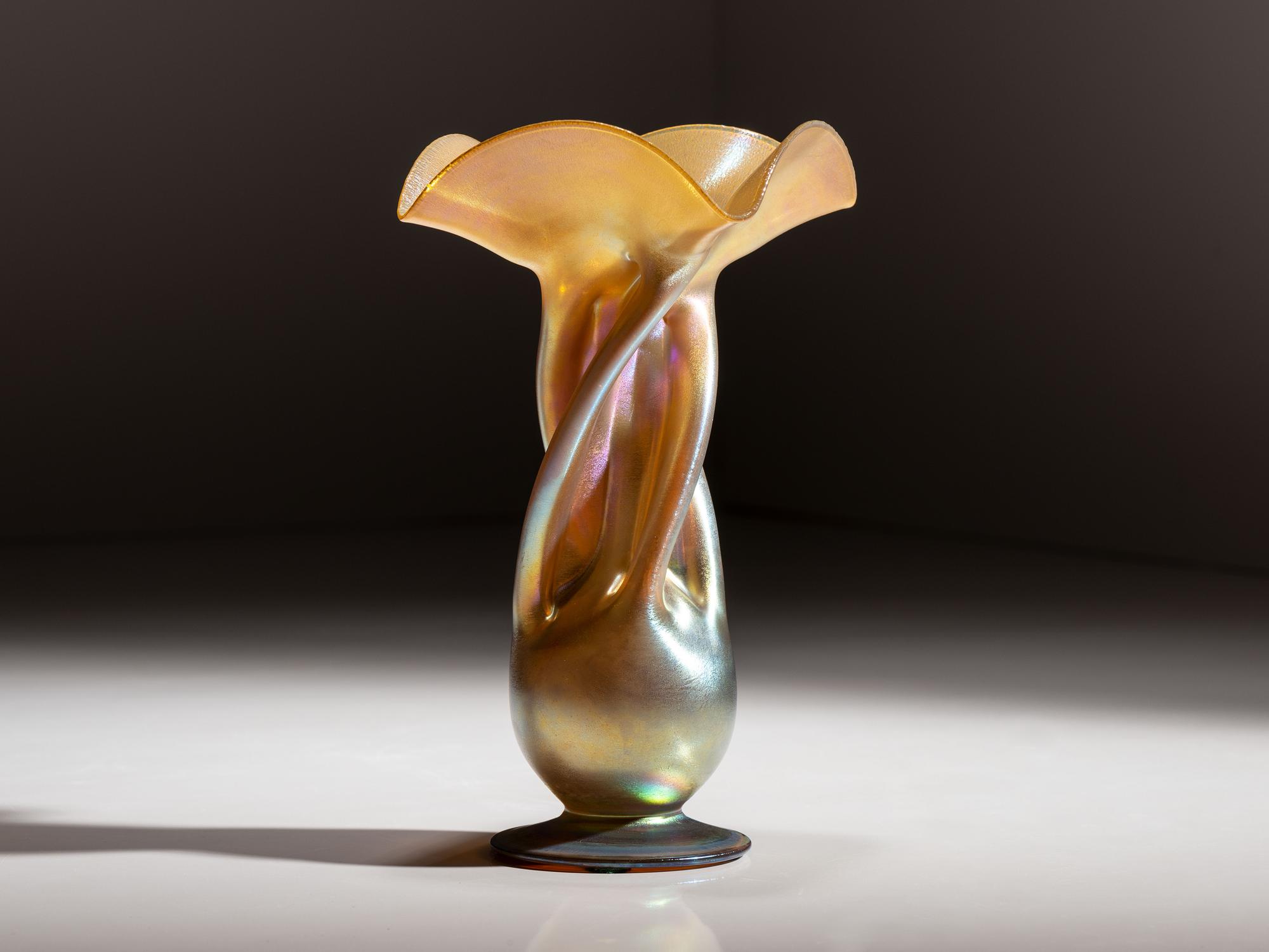 Twist Stem Aurene Vase